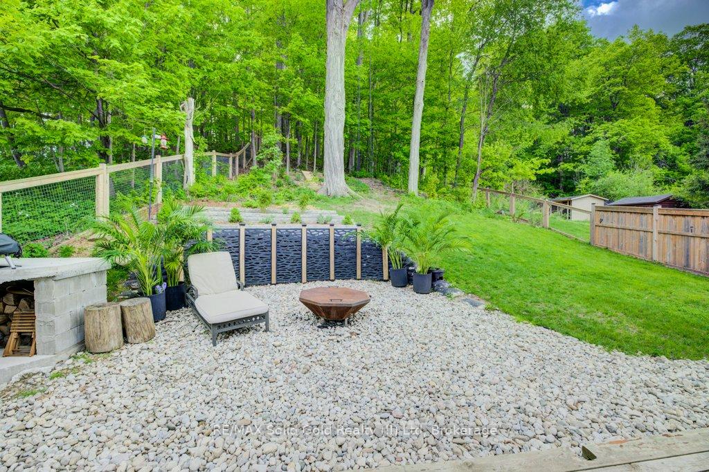 Photo 11 of 57 Royal Orchard Drive, Kitchener — HOMEH
