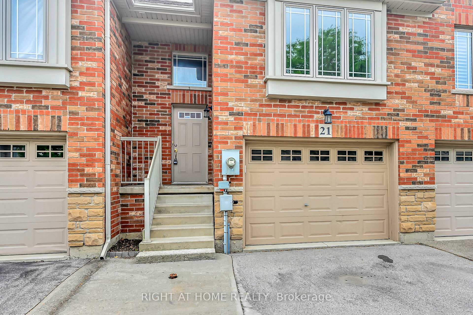 Photo 2 of Unit 21, 242 Upper Mount Albion Road, Hamilton, Stoney Creek Mountain — HOMEH