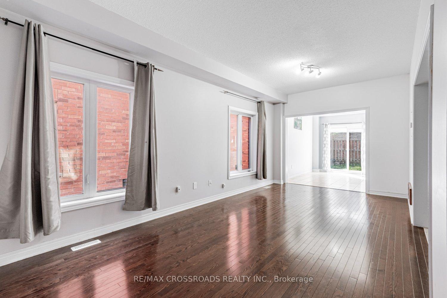 Photo 5 of 81 Lahore Crescent, Markham, Cedarwood — HOMEH