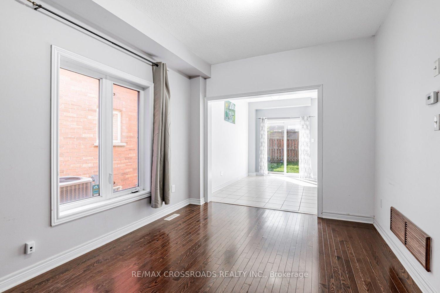 Photo 6 of 81 Lahore Crescent, Markham, Cedarwood — HOMEH