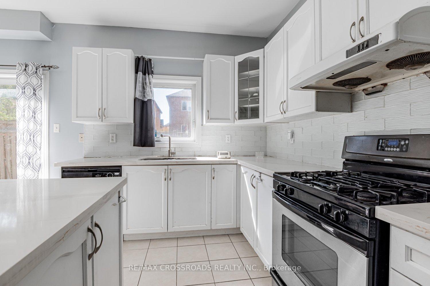 Photo 10 of 81 Lahore Crescent, Markham, Cedarwood — HOMEH