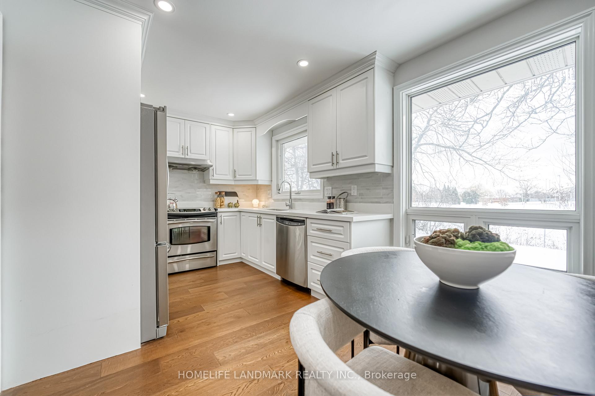 Photo 9 of 67 Carlton Road, Markham, Unionville — HOMEH