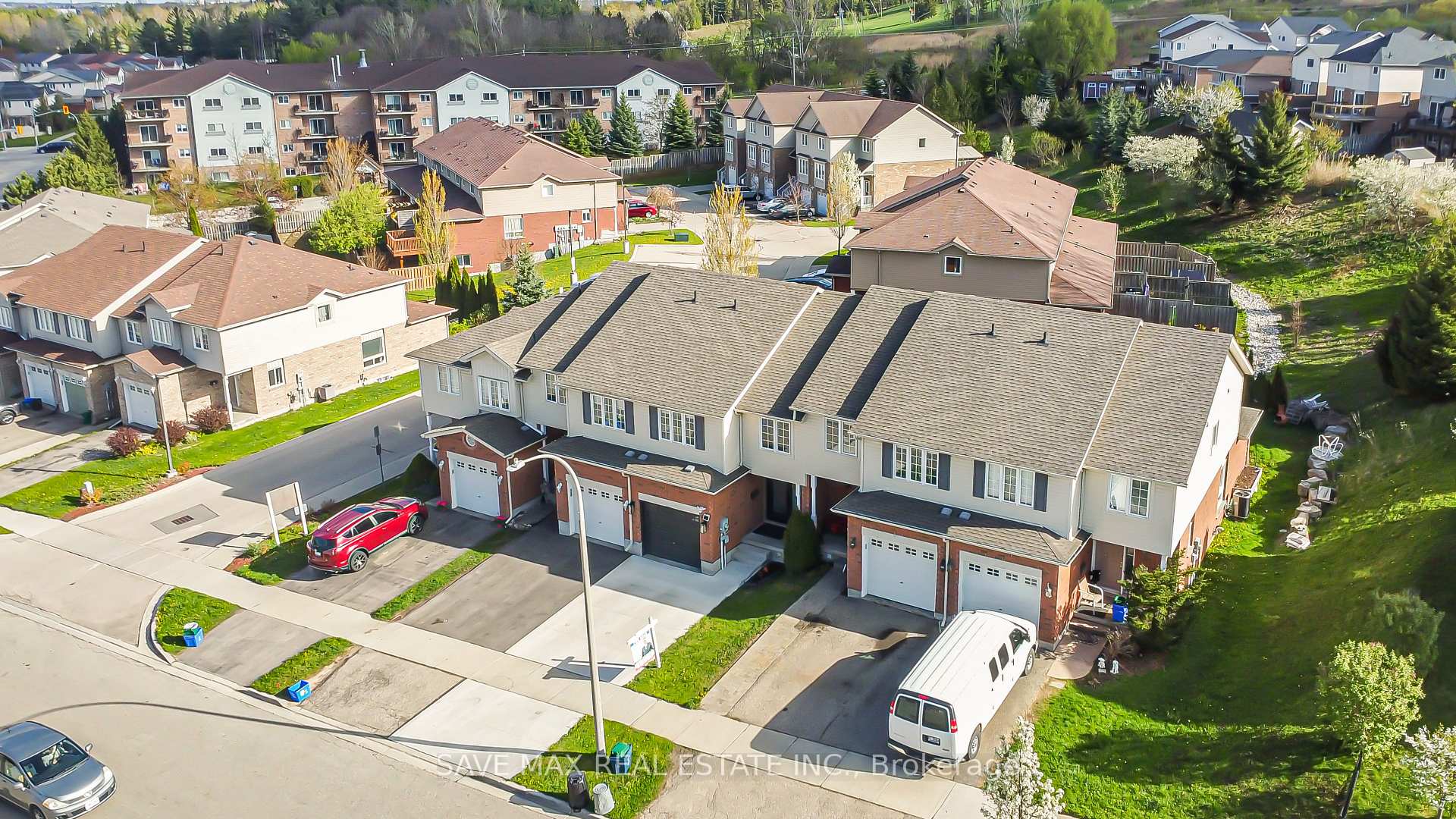 Photo 9 of 295 Briarmeadow Dr, Kitchener, Idlewood — HOMEH