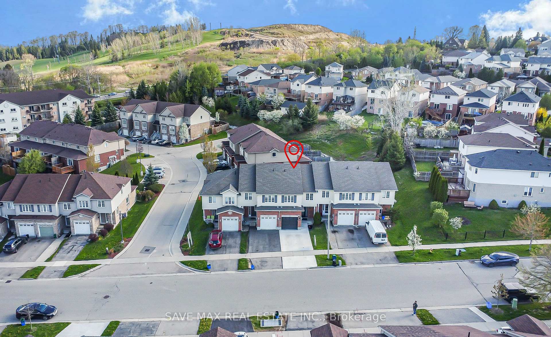 Photo 10 of 295 Briarmeadow Dr, Kitchener, Idlewood — HOMEH