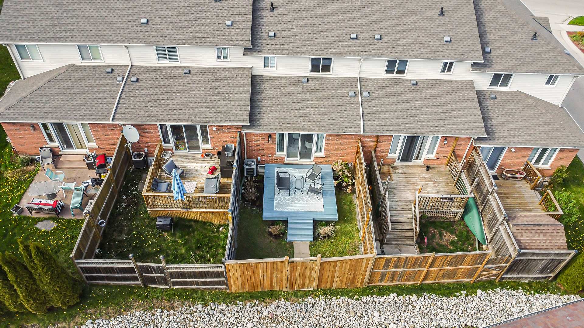 Photo 11 of 295 Briarmeadow Dr, Kitchener, Idlewood — HOMEH