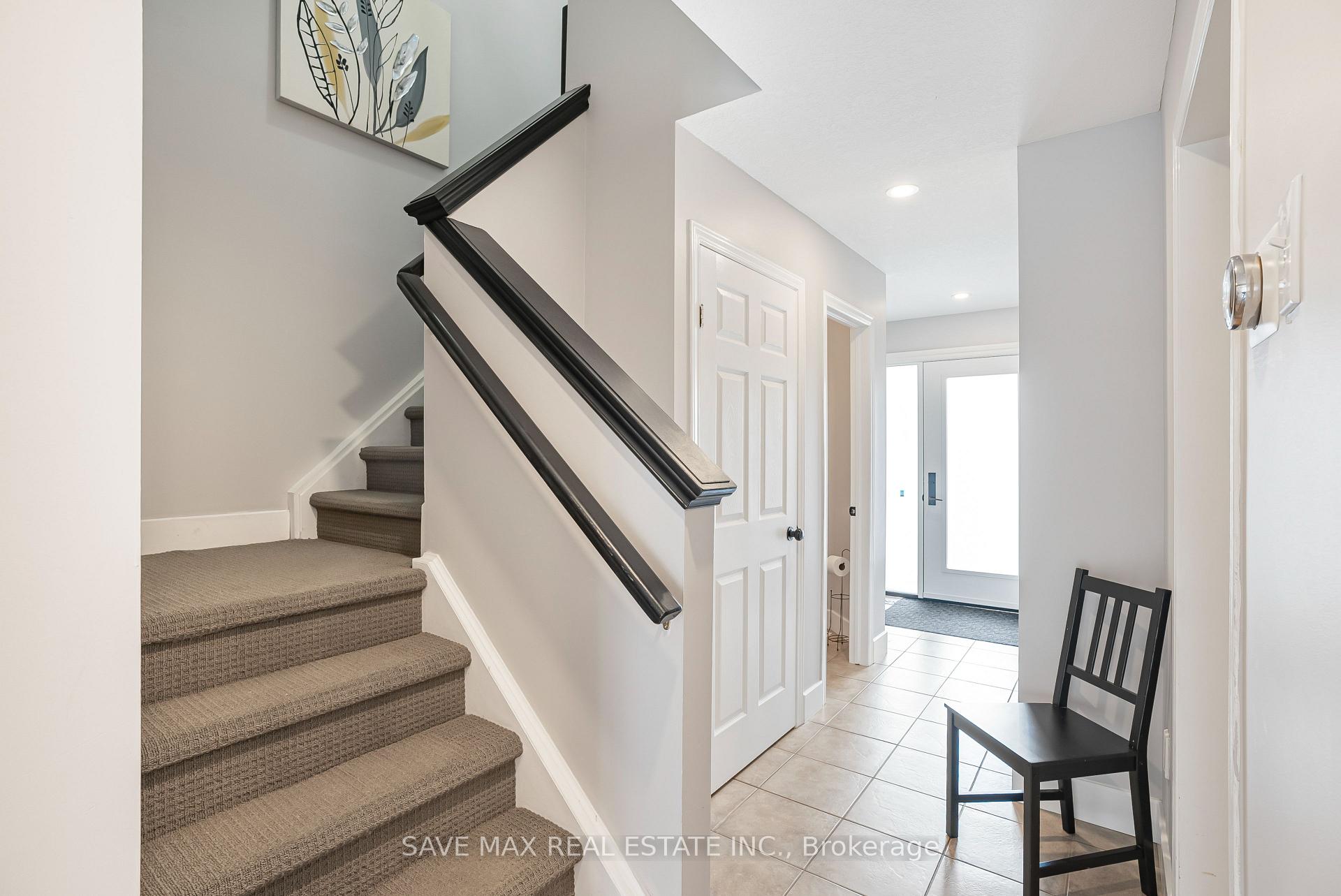 Photo 17 of 295 Briarmeadow Dr, Kitchener, Idlewood — HOMEH