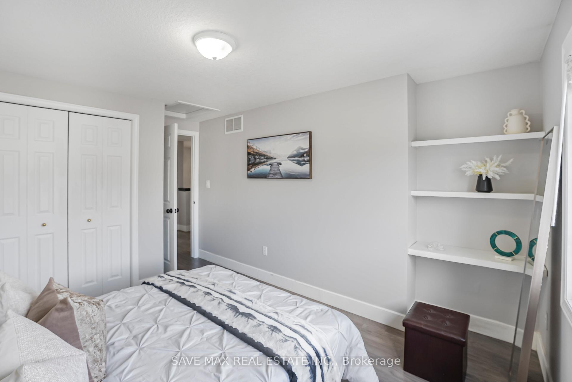 Photo 40 of 295 Briarmeadow Dr, Kitchener, Idlewood — HOMEH