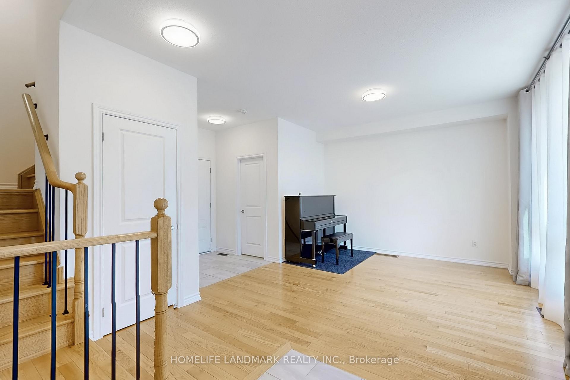 Photo 3 of 14 Breyworth Road, Markham, Victoria Square — HOMEH