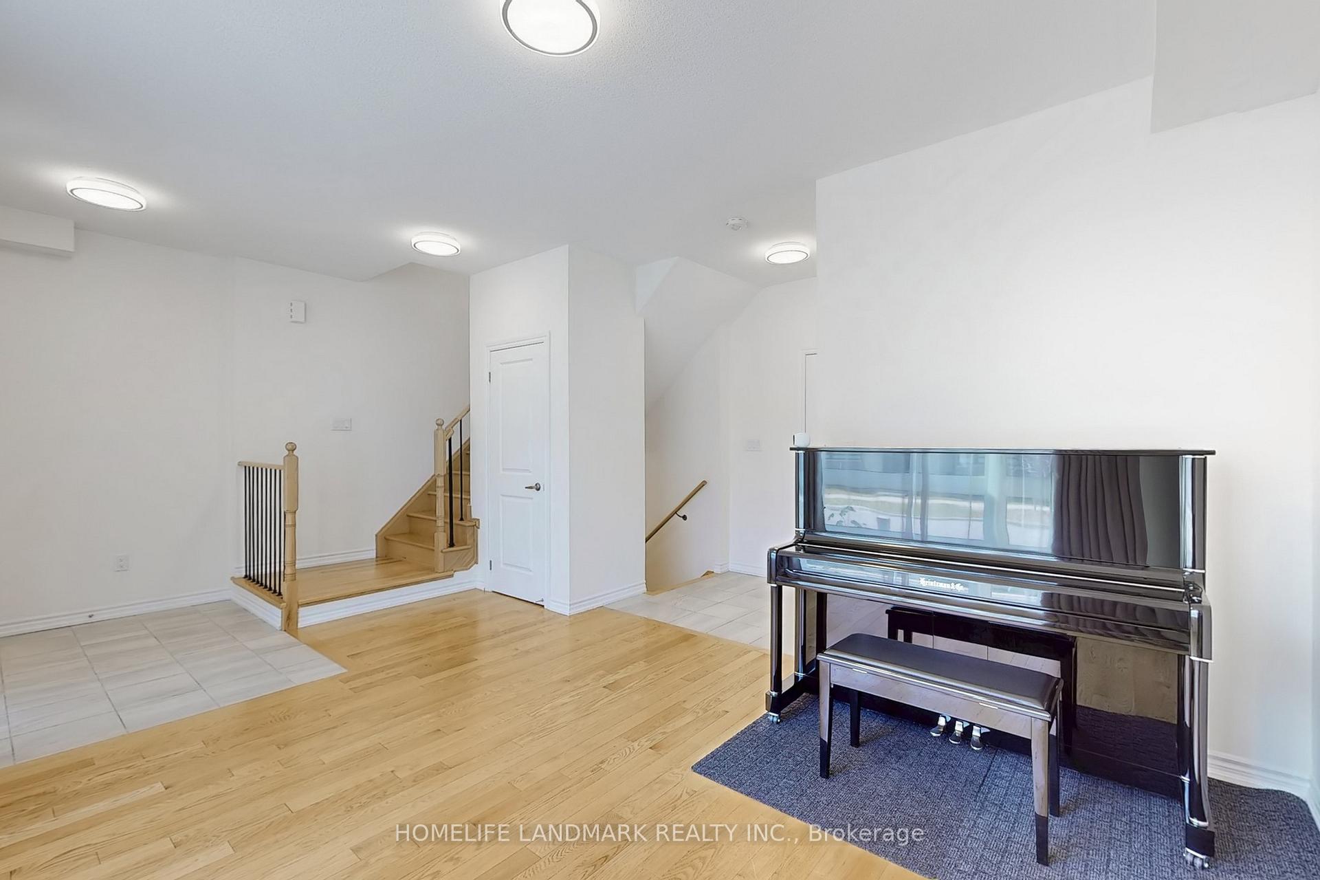Photo 5 of 14 Breyworth Road, Markham, Victoria Square — HOMEH