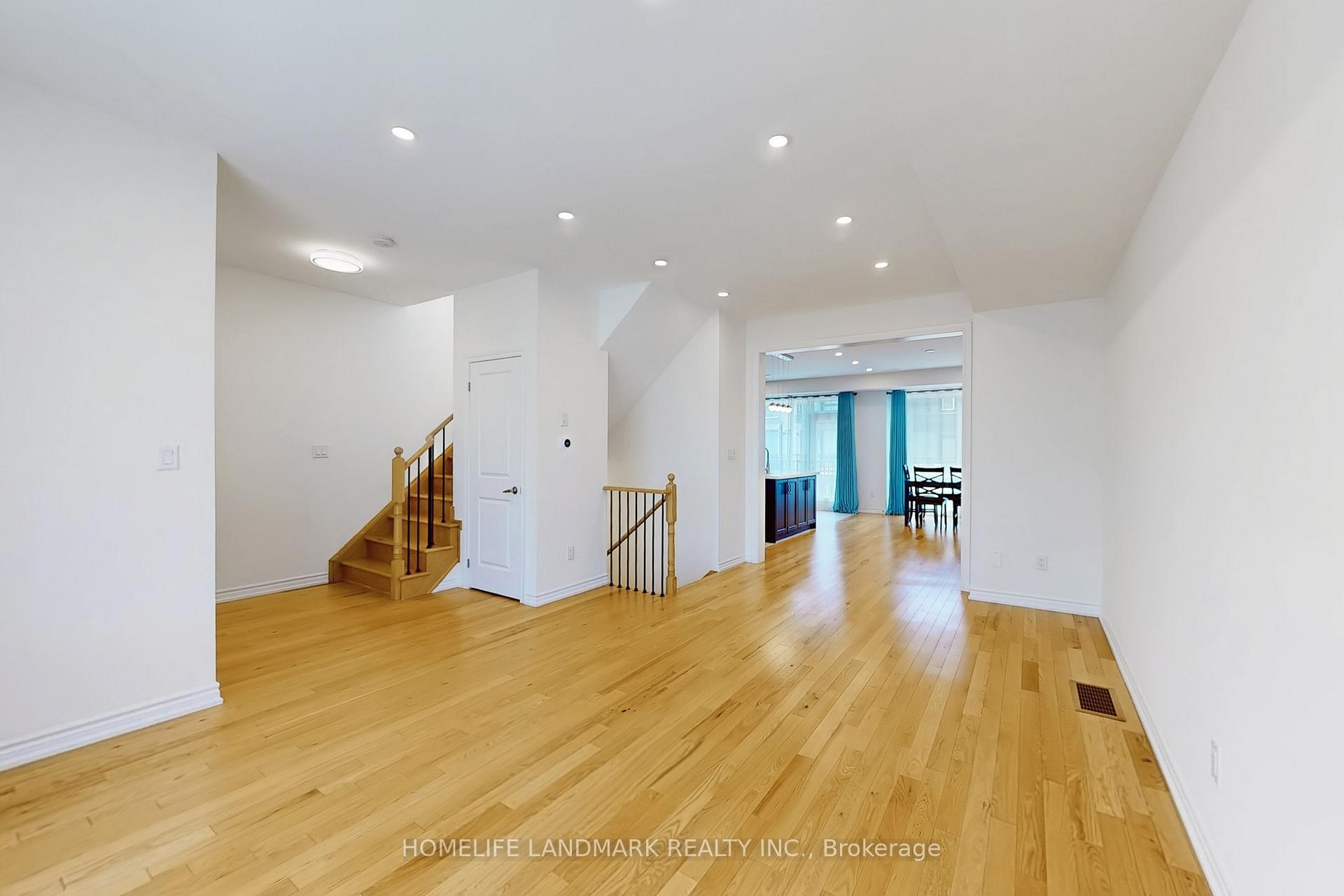 Photo 11 of 14 Breyworth Road, Markham, Victoria Square — HOMEH