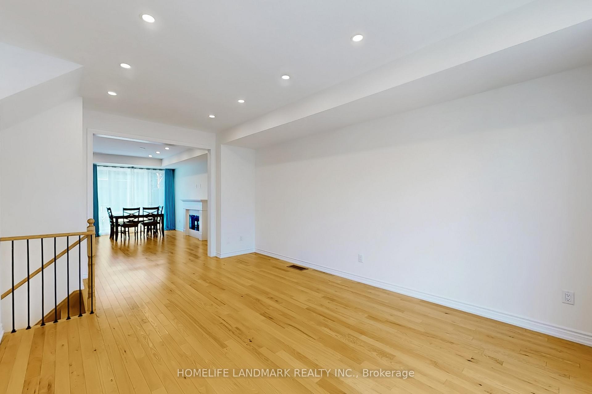 Photo 12 of 14 Breyworth Road, Markham, Victoria Square — HOMEH