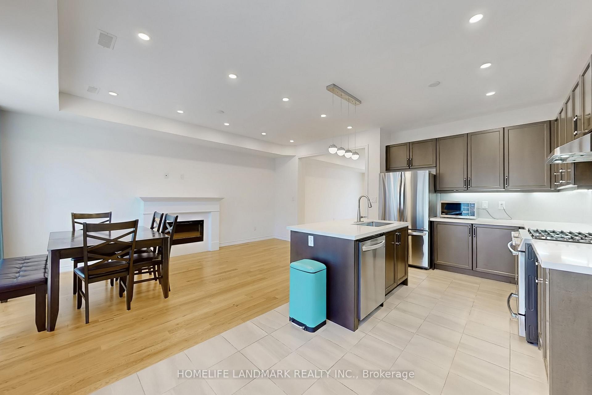 Photo 15 of 14 Breyworth Road, Markham, Victoria Square — HOMEH