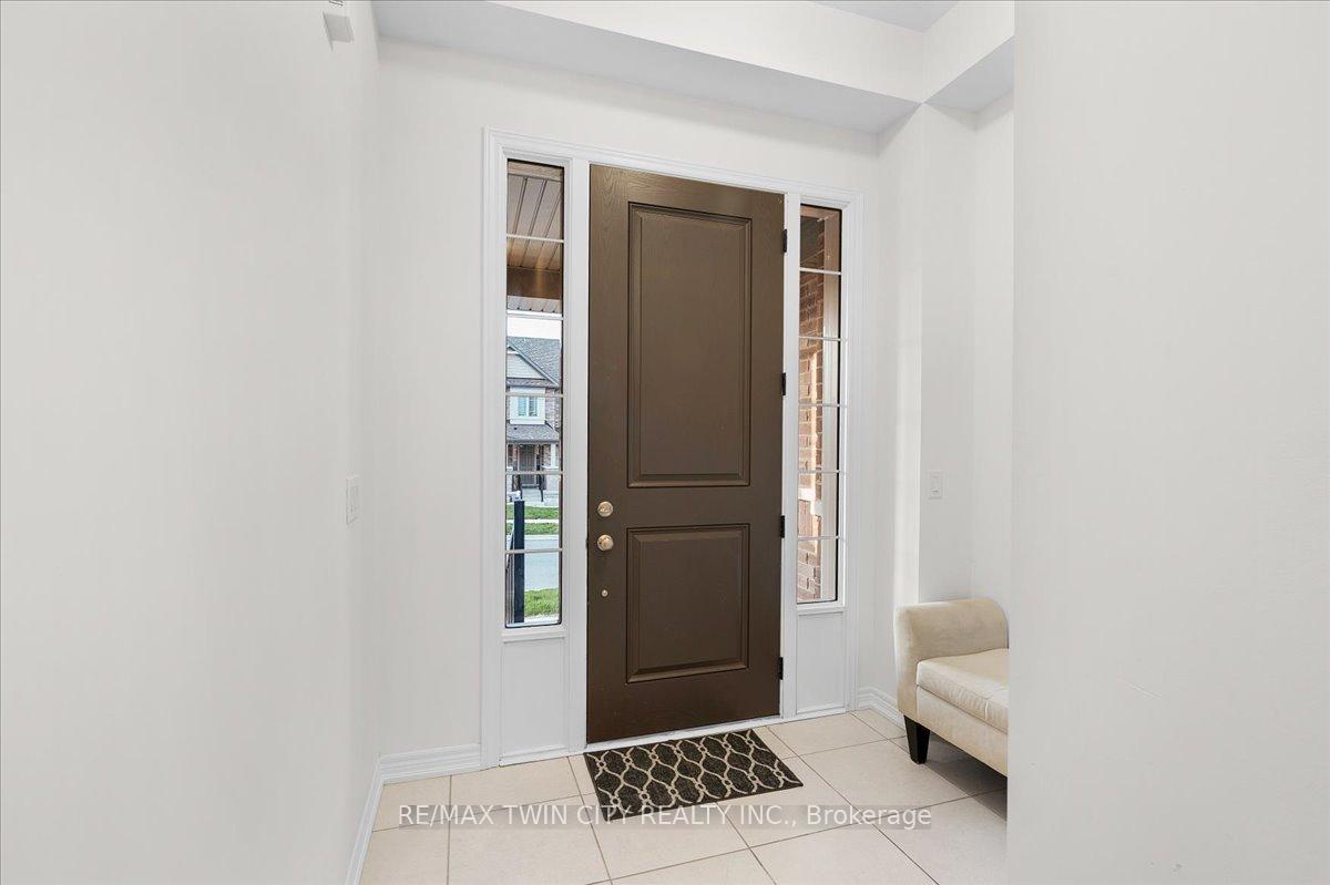 Photo 3 of 172 Broadacre Drive, Kitchener — HOMEH