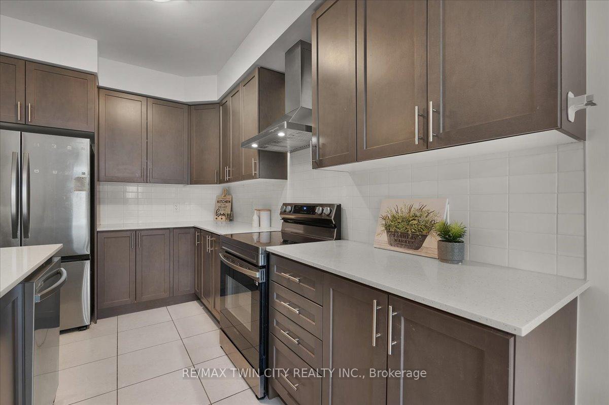 Photo 8 of 172 Broadacre Drive, Kitchener — HOMEH