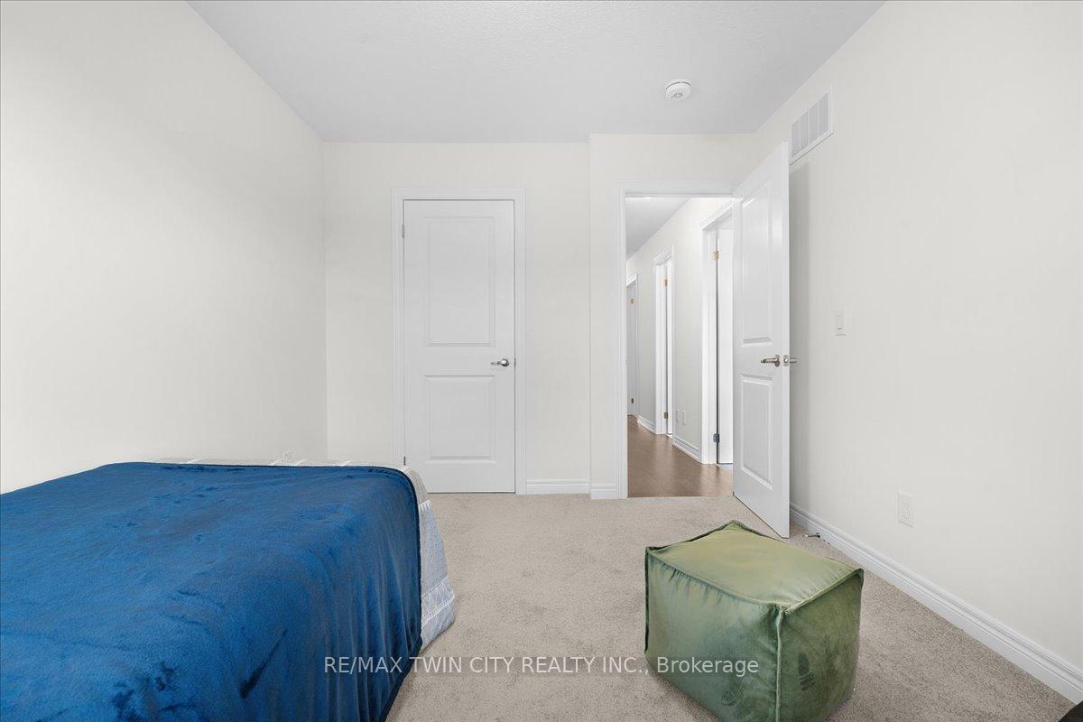 Photo 33 of 172 Broadacre Drive, Kitchener — HOMEH
