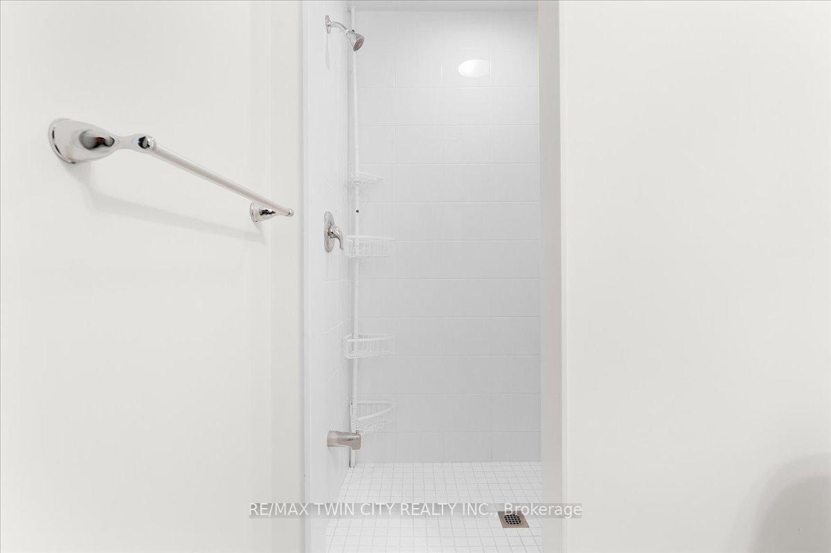 Photo 35 of 172 Broadacre Drive, Kitchener — HOMEH