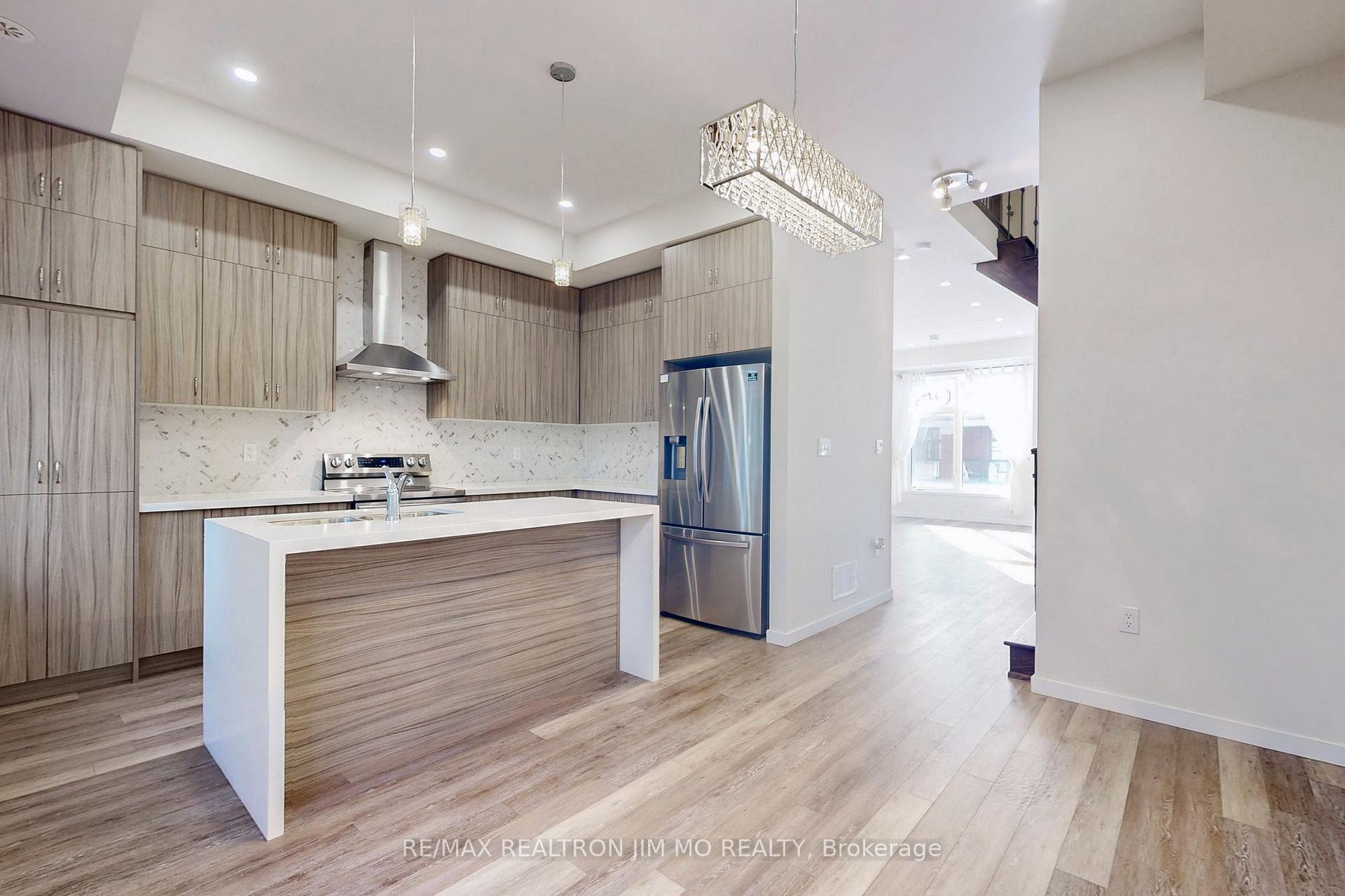 Photo 4 of 37 Armillo Place, Markham, Wismer — HOMEH
