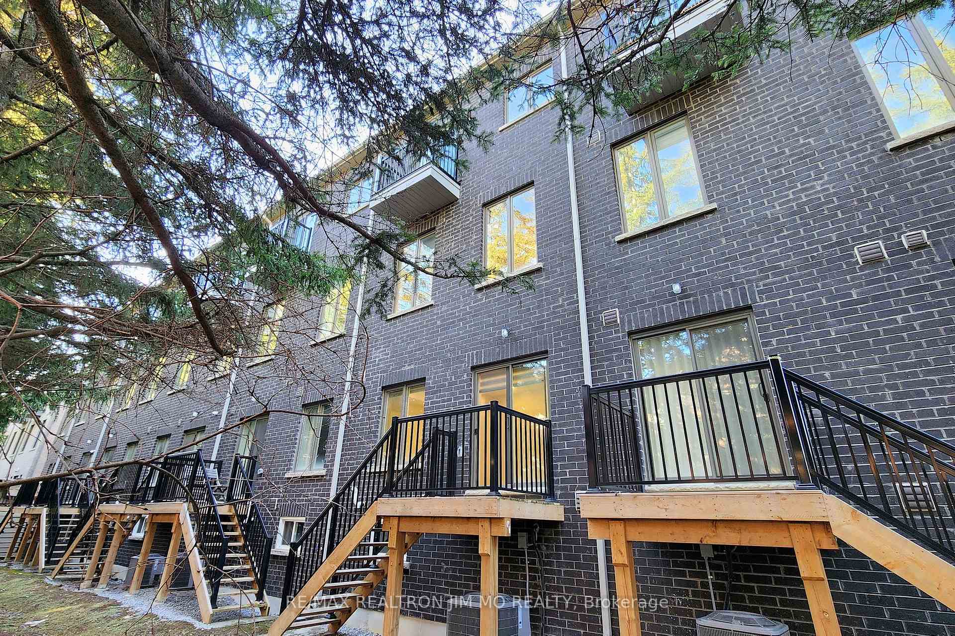 Photo 30 of 37 Armillo Place, Markham, Wismer — HOMEH