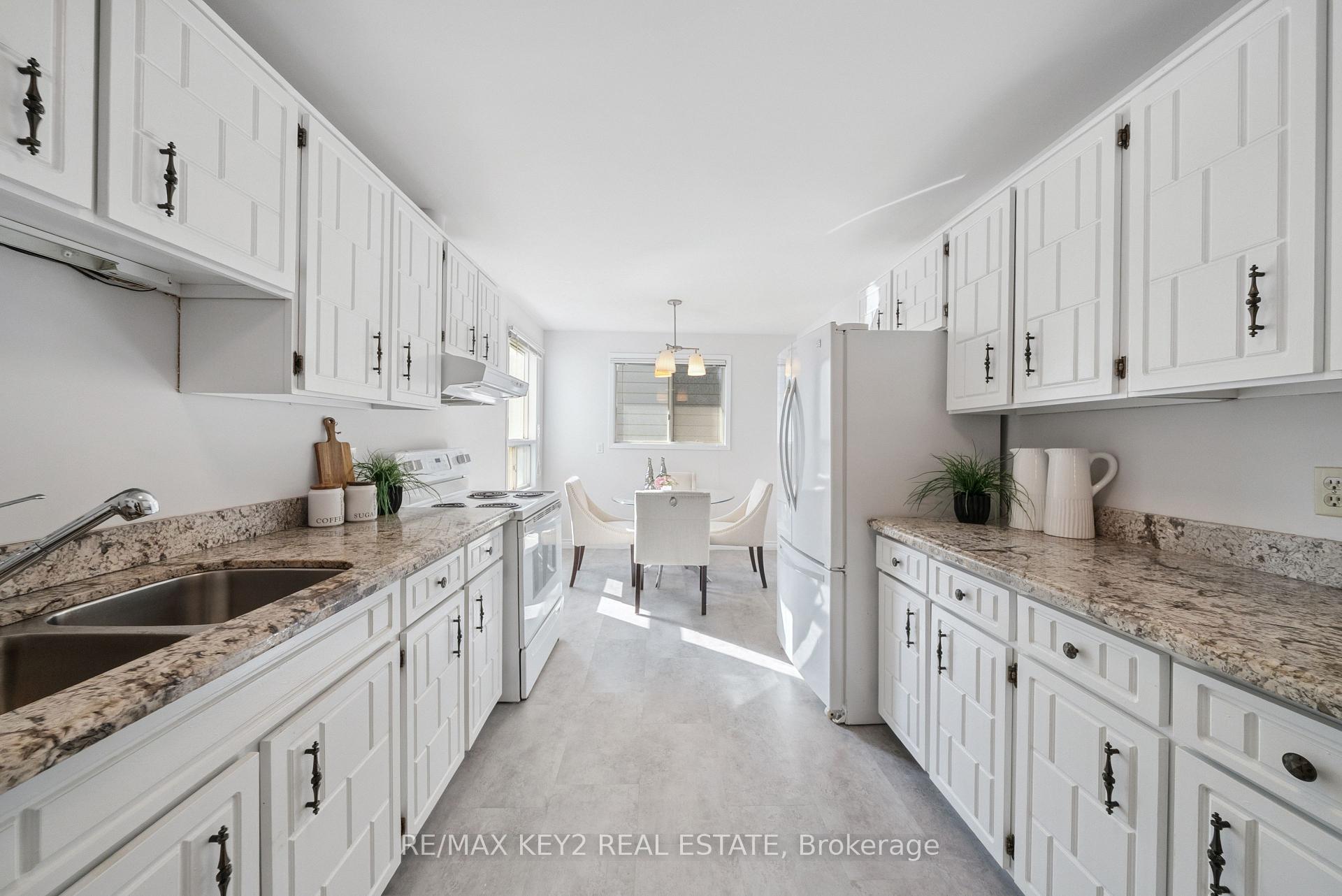 Photo 10 of 172 Bayview Fairways Drive, Markham, Bayview Fairway-Bayview Country Club Estates — HOMEH