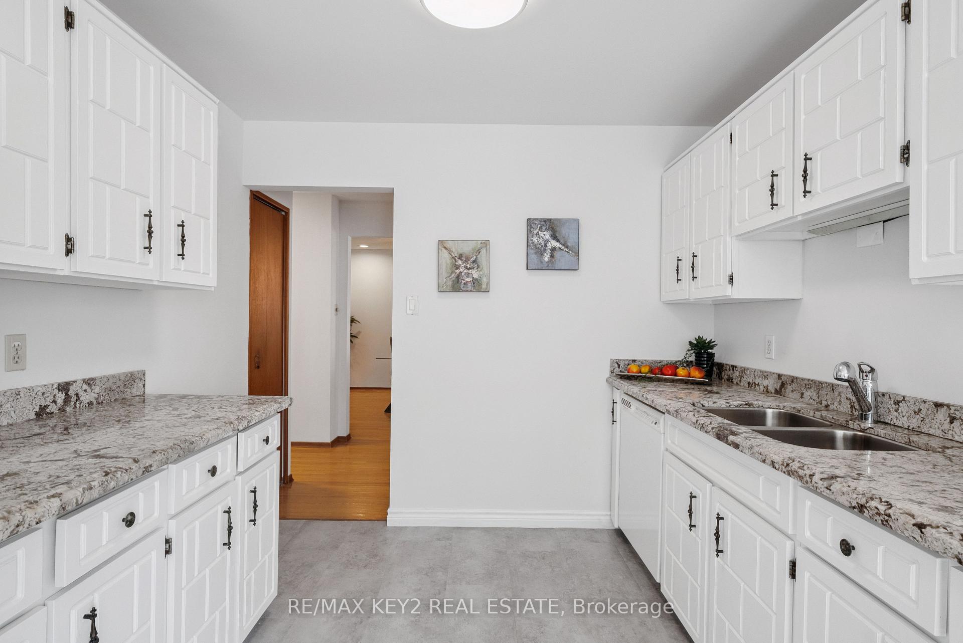 Photo 11 of 172 Bayview Fairways Drive, Markham, Bayview Fairway-Bayview Country Club Estates — HOMEH