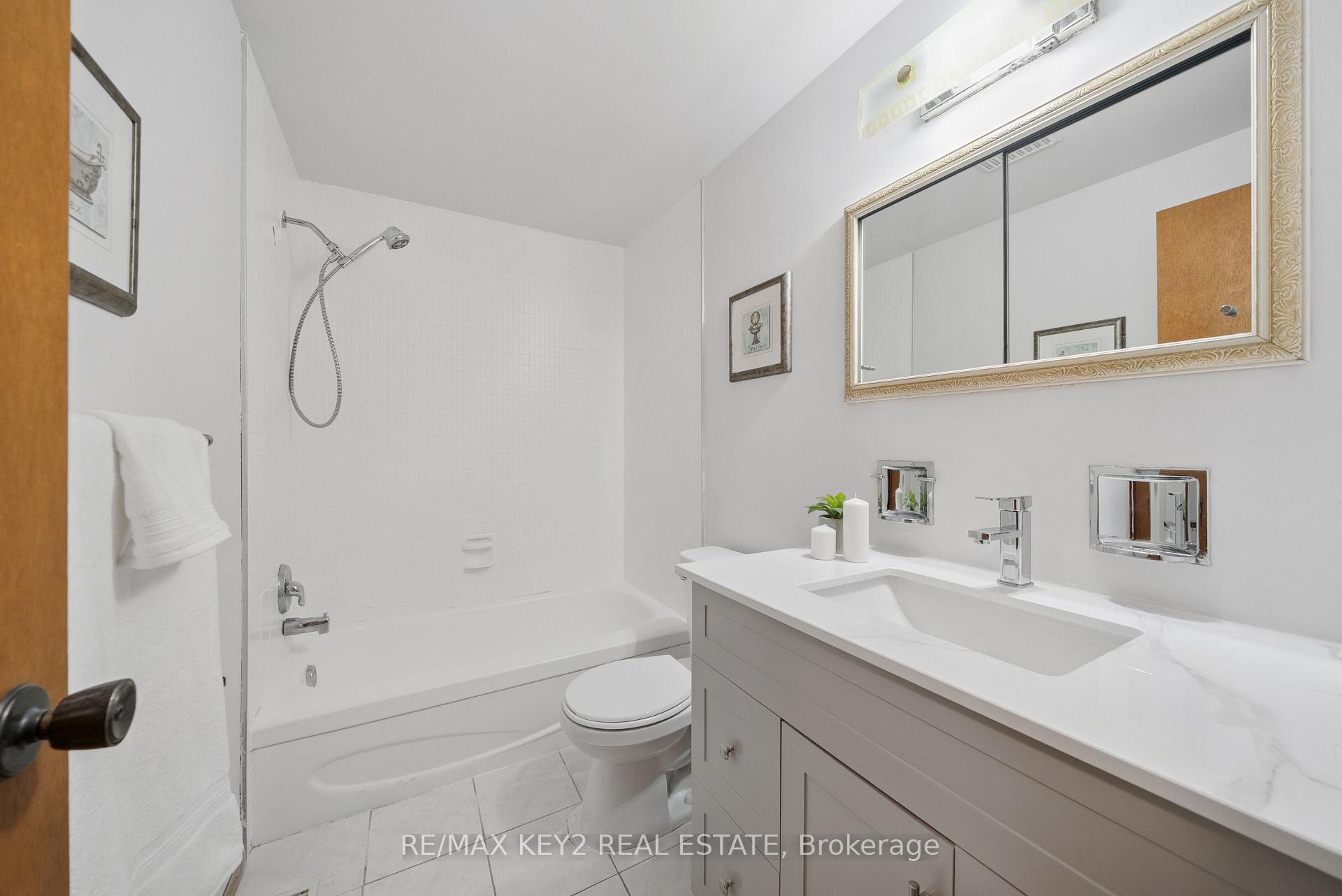 Photo 27 of 172 Bayview Fairways Drive, Markham, Bayview Fairway-Bayview Country Club Estates — HOMEH