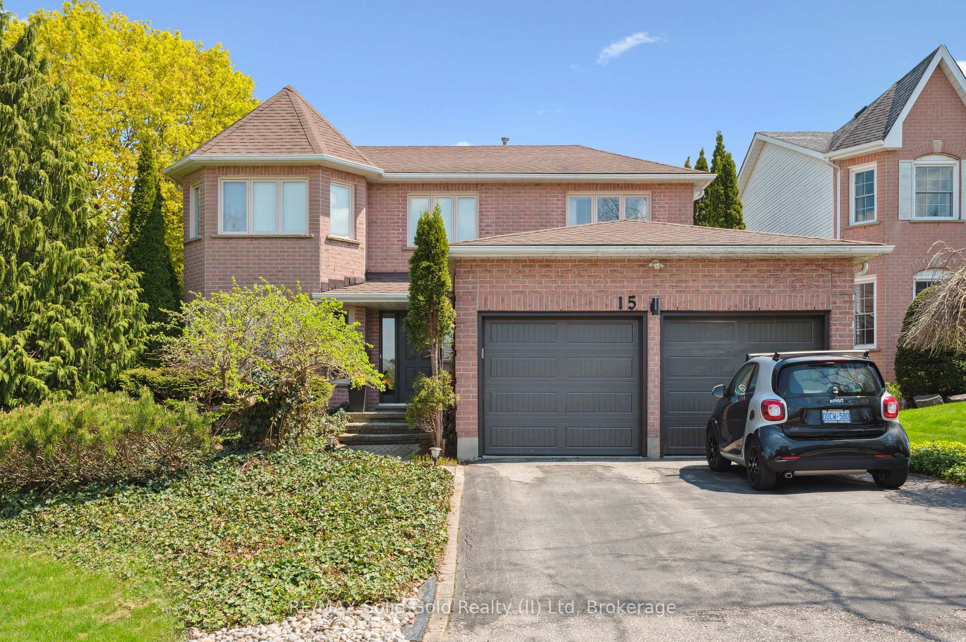 Photo 2 of 15 Trelawney Street, Kitchener — HOMEH