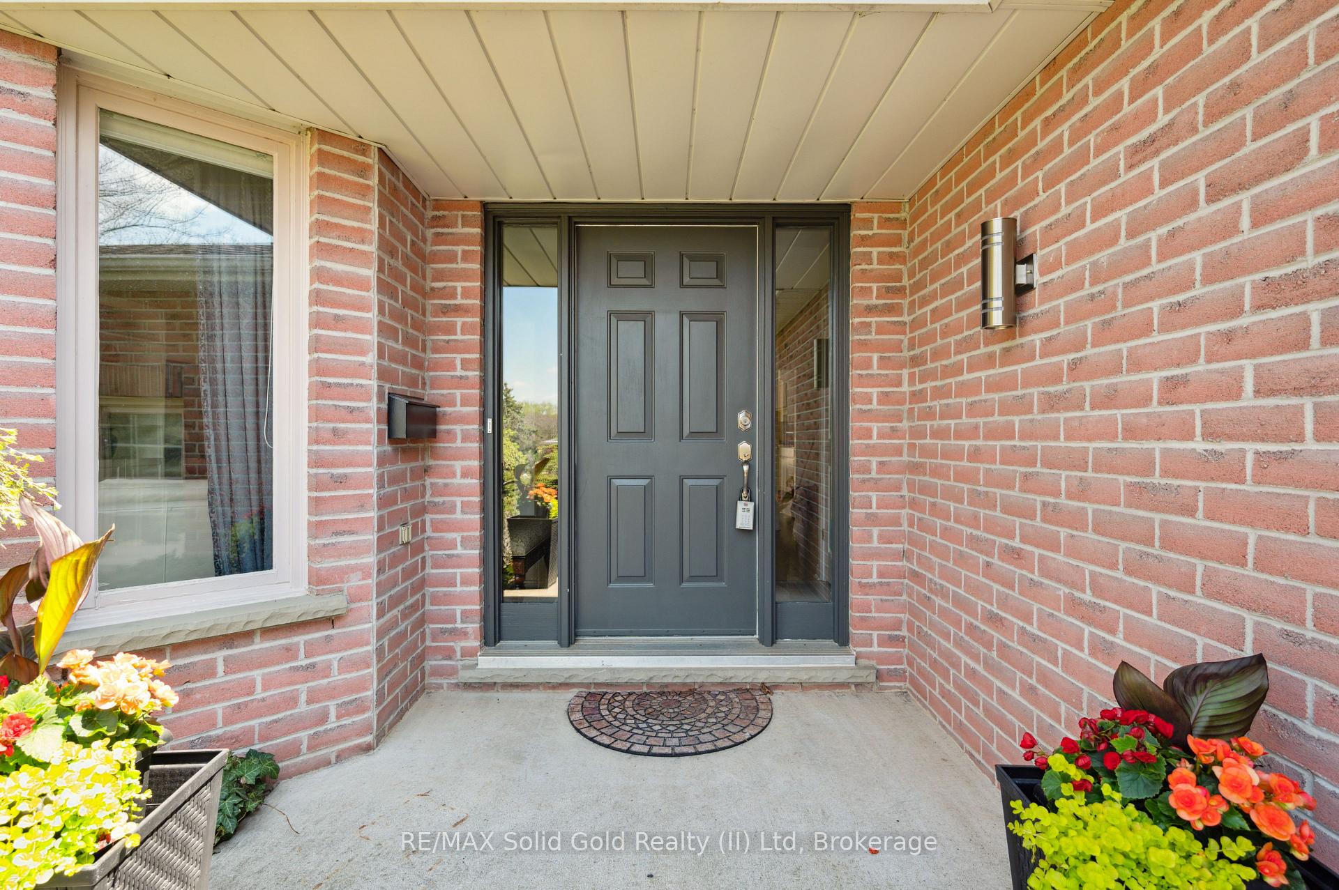 Photo 3 of 15 Trelawney Street, Kitchener — HOMEH