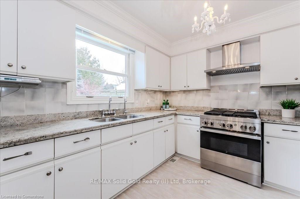 Photo 17 of 15 Trelawney Street, Kitchener — HOMEH