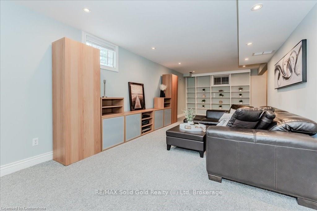 Photo 32 of 15 Trelawney Street, Kitchener — HOMEH