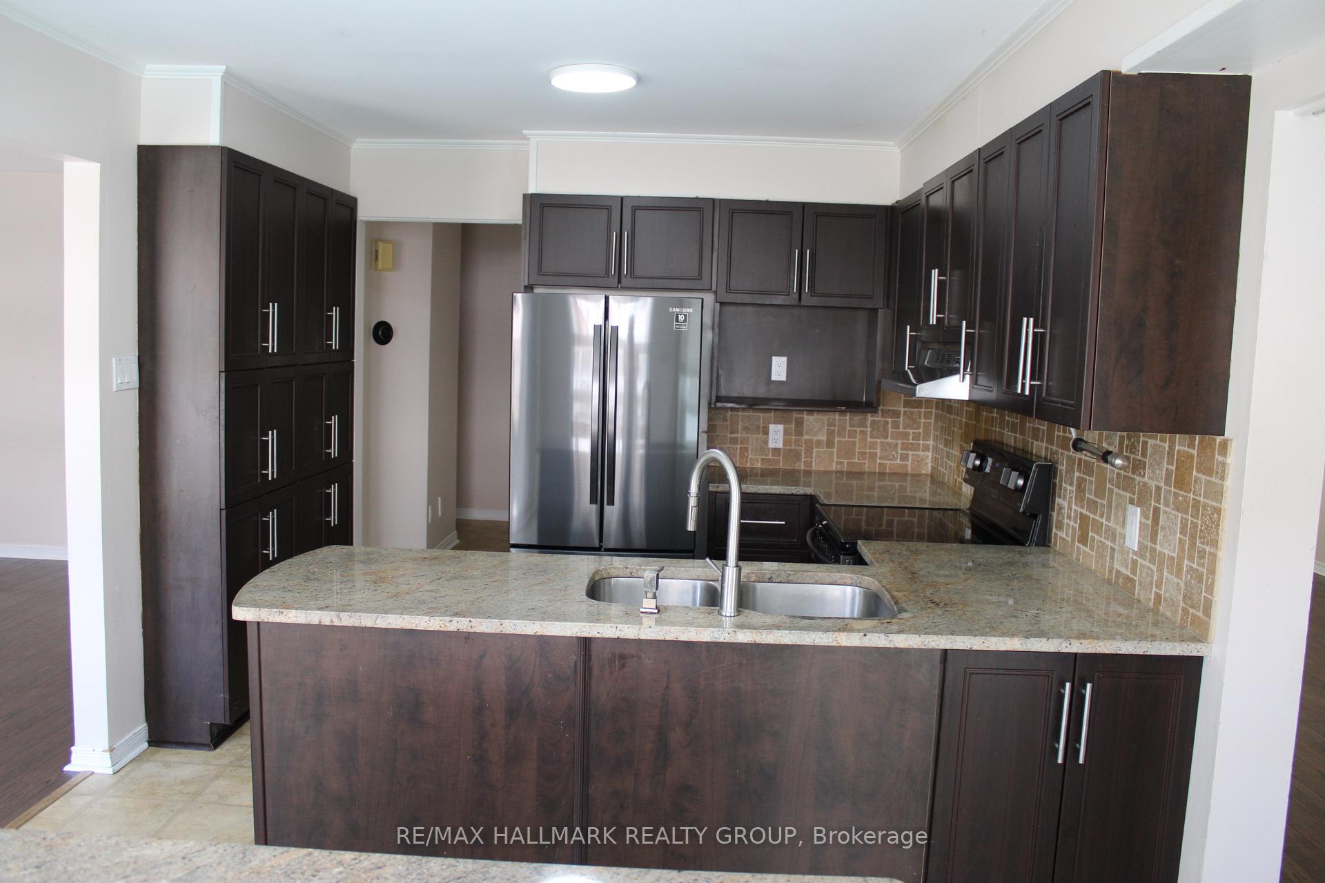 Photo 8 of 47 Emerald Meadows Drive, Ottawa, Kanata - Emerald Meadows/Trailwest — HOMEH