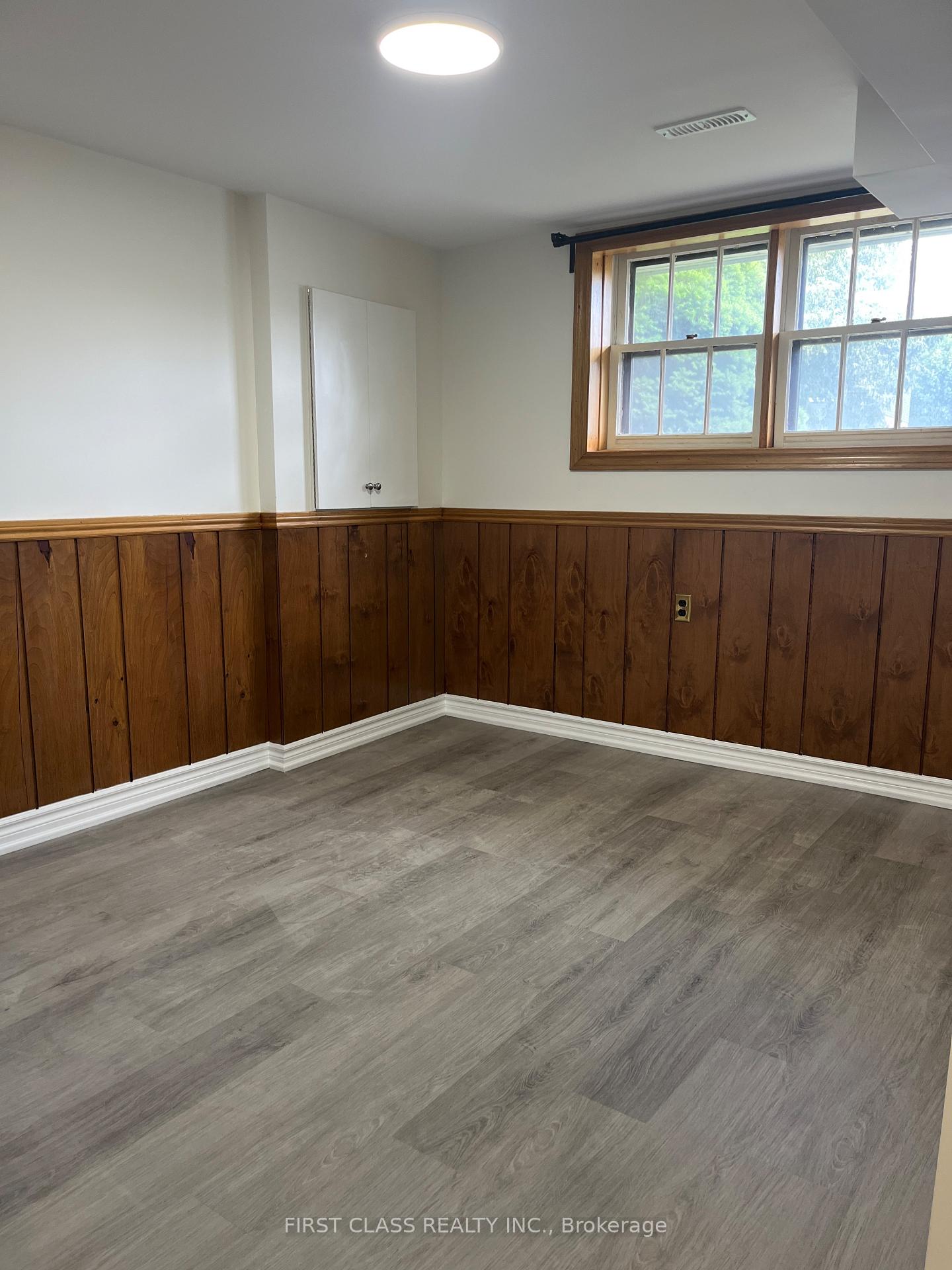 Photo 3 of Unit lower, 14 Pringle Avenue, Markham, Markham Village — HOMEH