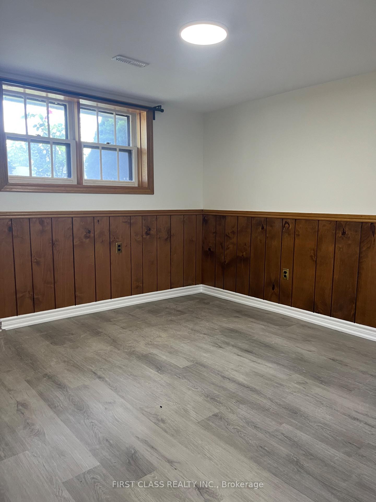 Photo 4 of Unit lower, 14 Pringle Avenue, Markham, Markham Village — HOMEH