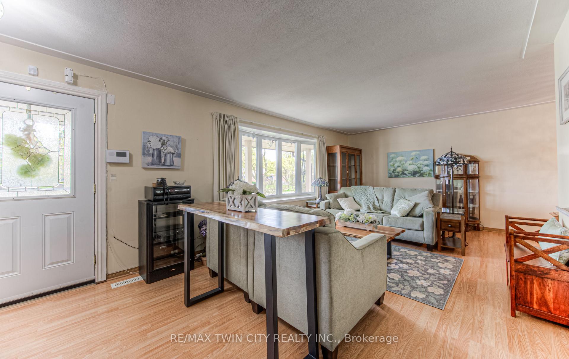 Photo 3 of 590 Manchester Road, Kitchener — HOMEH