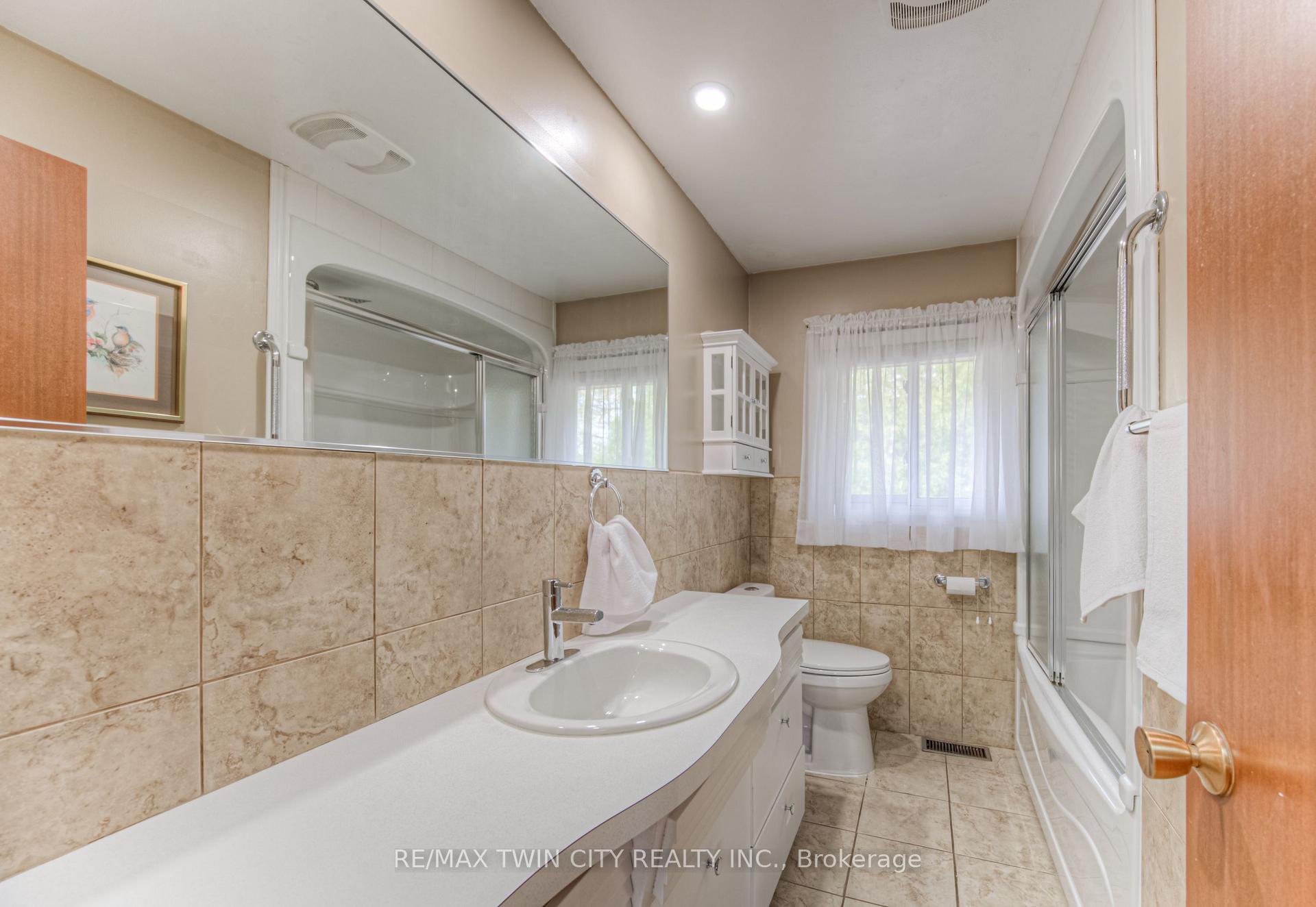 Photo 15 of 590 Manchester Road, Kitchener — HOMEH