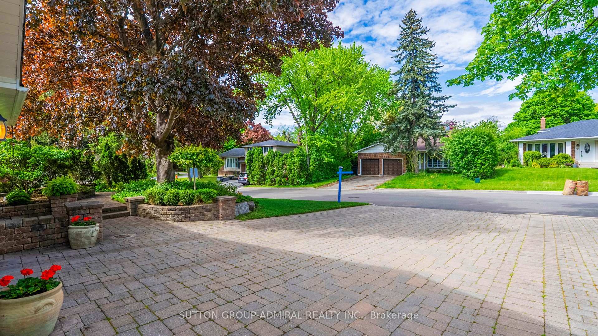 Photo 4 of 3 Blue Spruce Lane, Markham, Royal Orchard — HOMEH