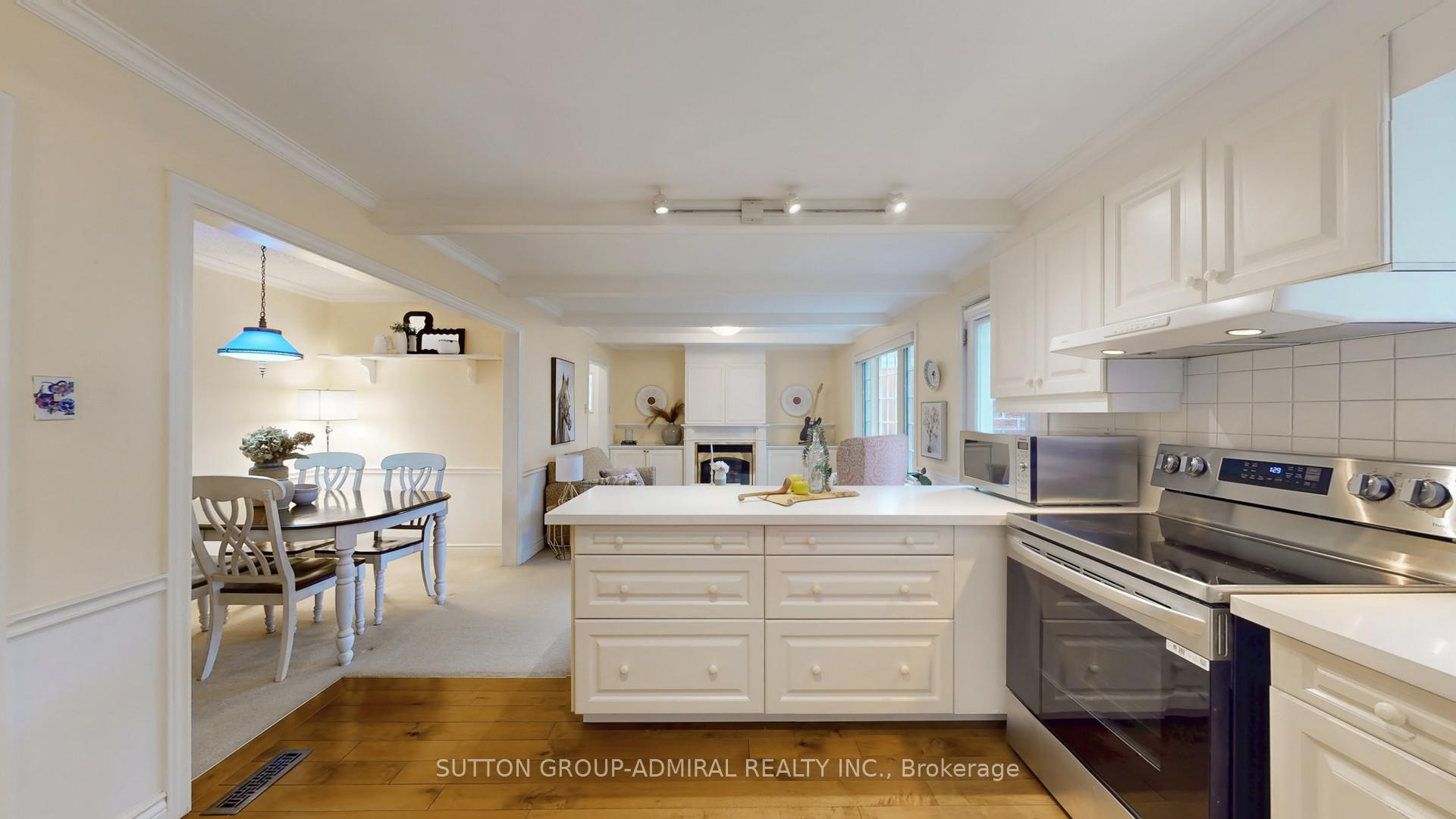 Photo 17 of 3 Blue Spruce Lane, Markham, Royal Orchard — HOMEH