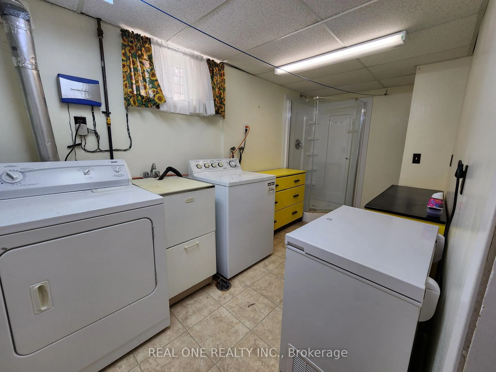 Photo 9 of 9 Erlane Avenue, Markham, Bullock — HOMEH