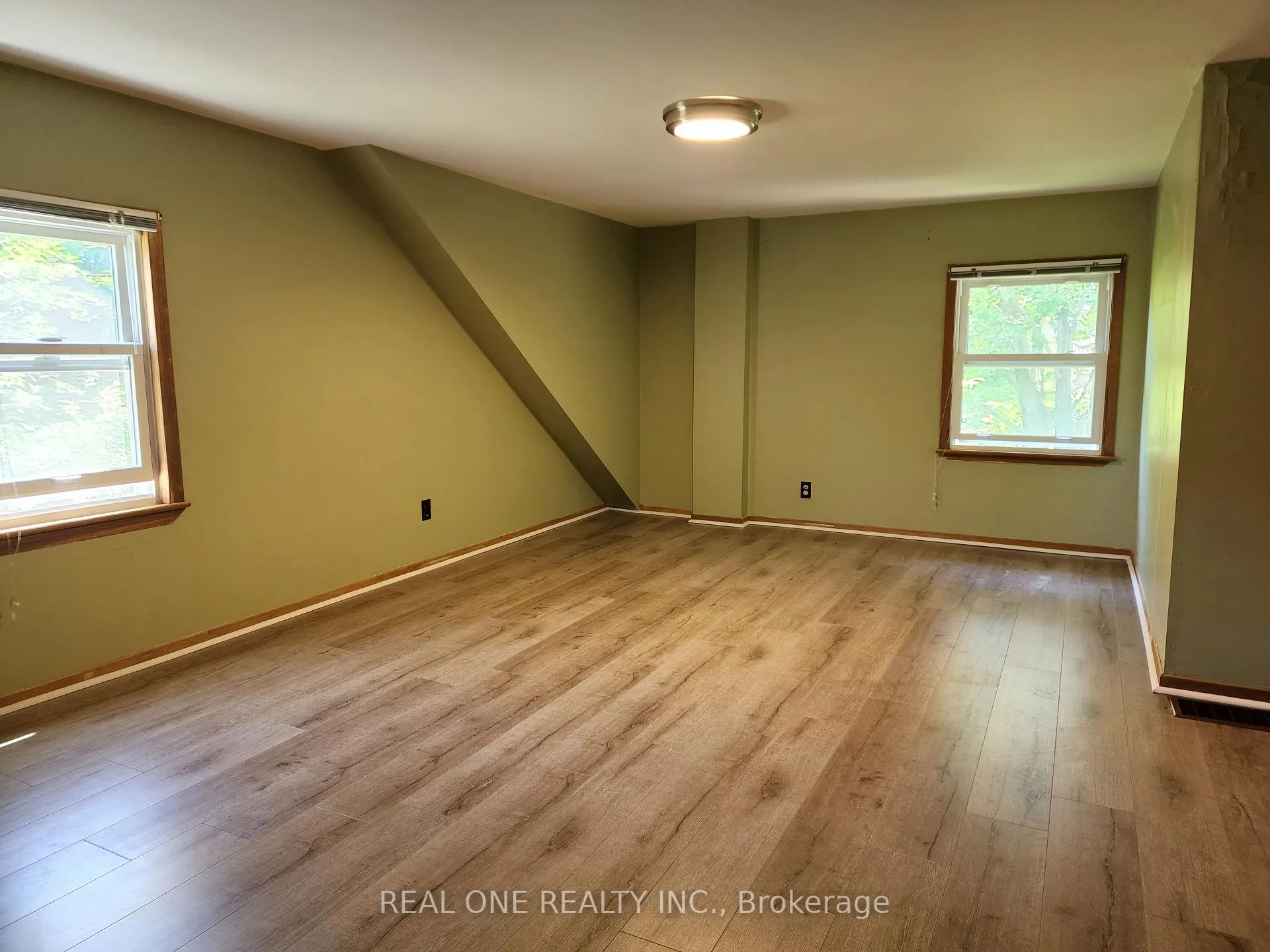 Photo 11 of 9 Erlane Avenue, Markham, Bullock — HOMEH