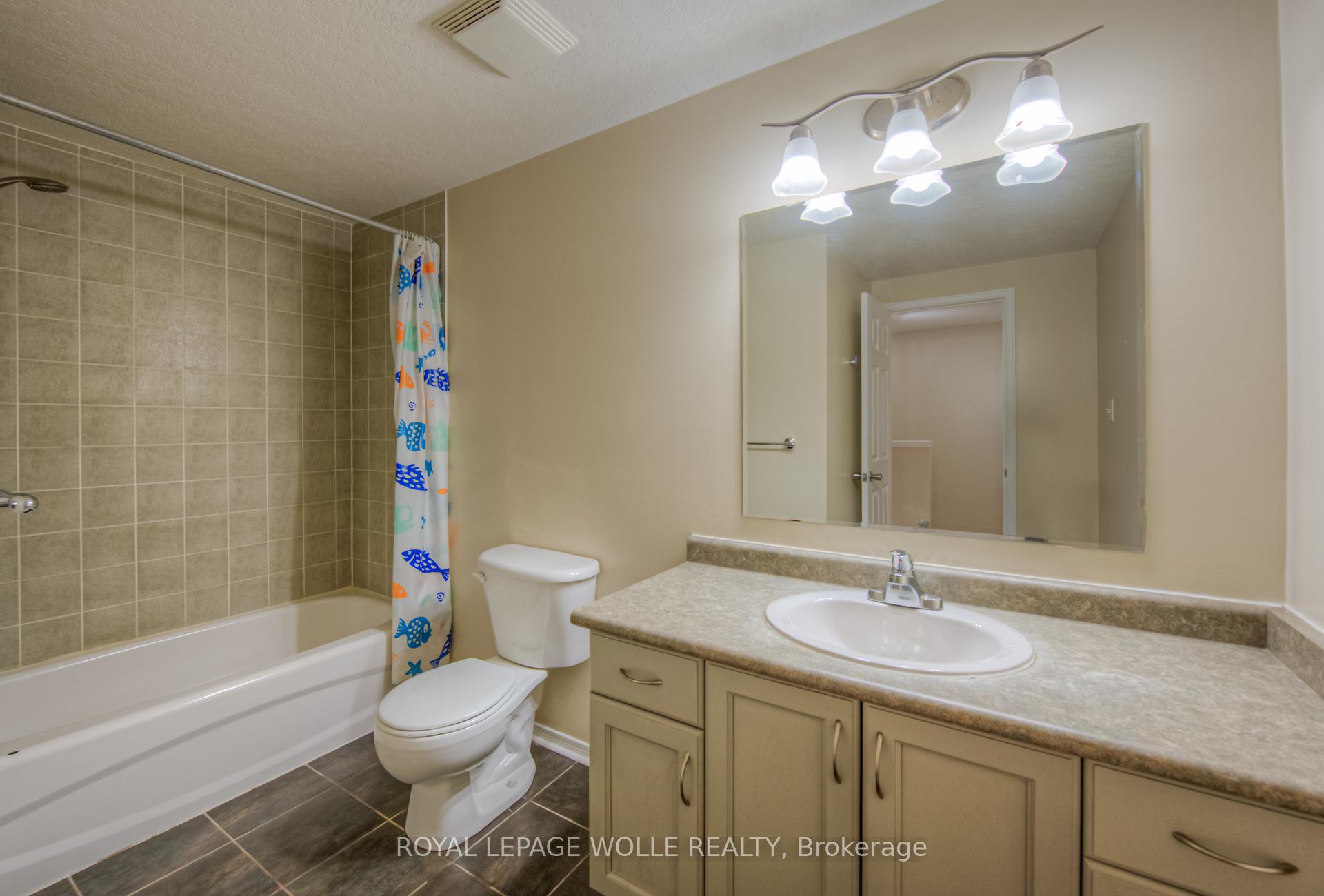 Photo 12 of 30 Chantilly Street, Kitchener, Huron Park — HOMEH