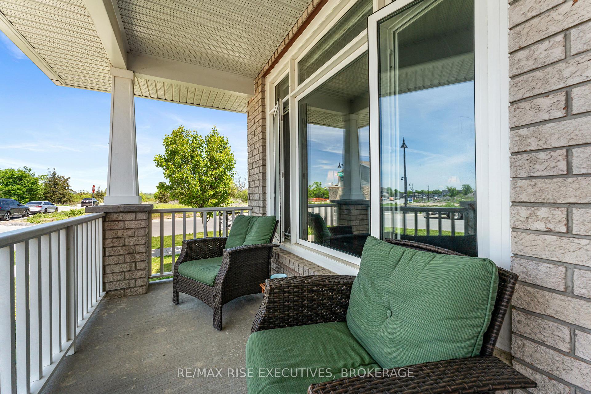 Photo 3 of 1118 Woodhaven Drive, Kingston, City Northwest — HOMEH