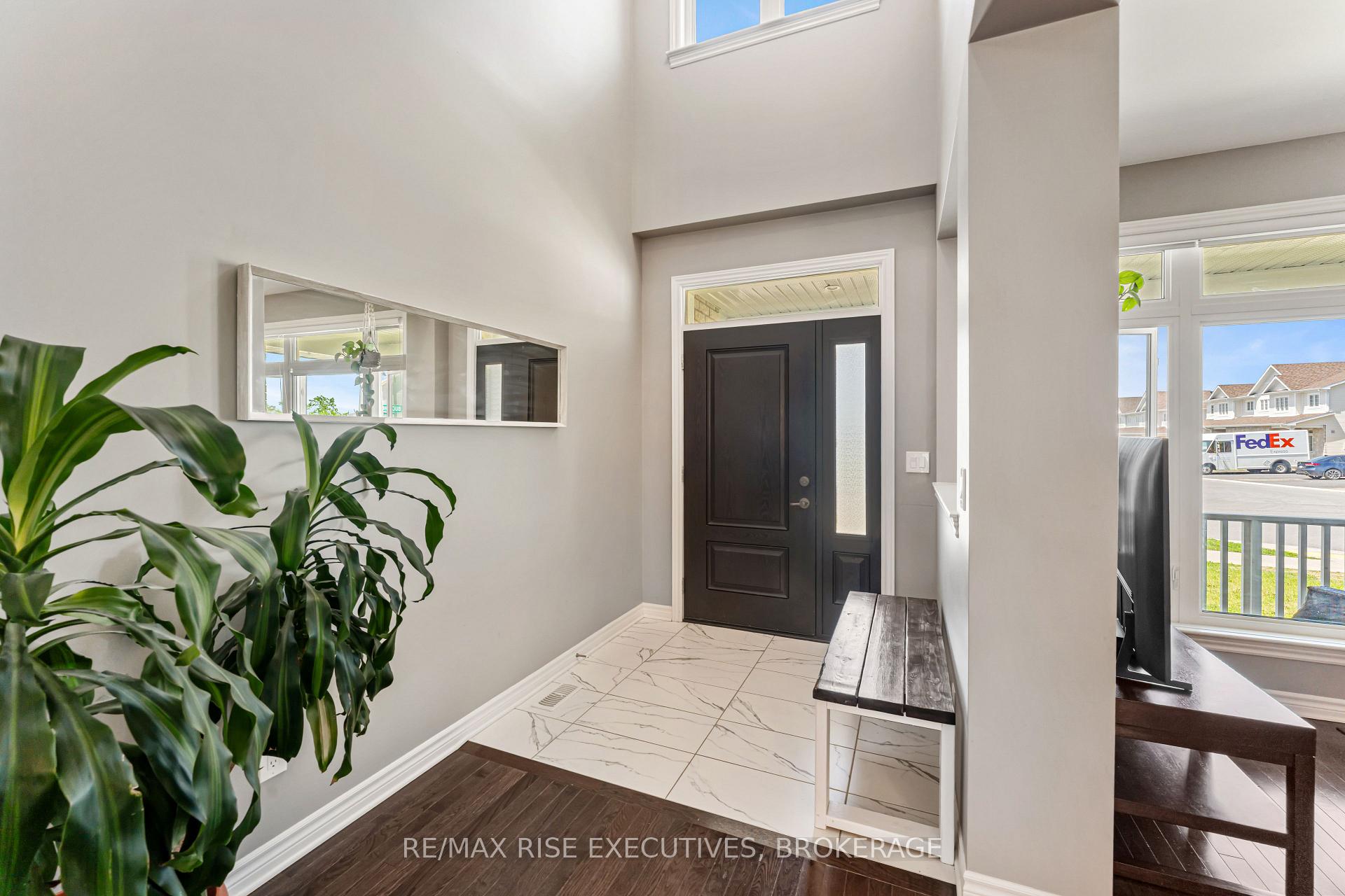 Photo 4 of 1118 Woodhaven Drive, Kingston, City Northwest — HOMEH