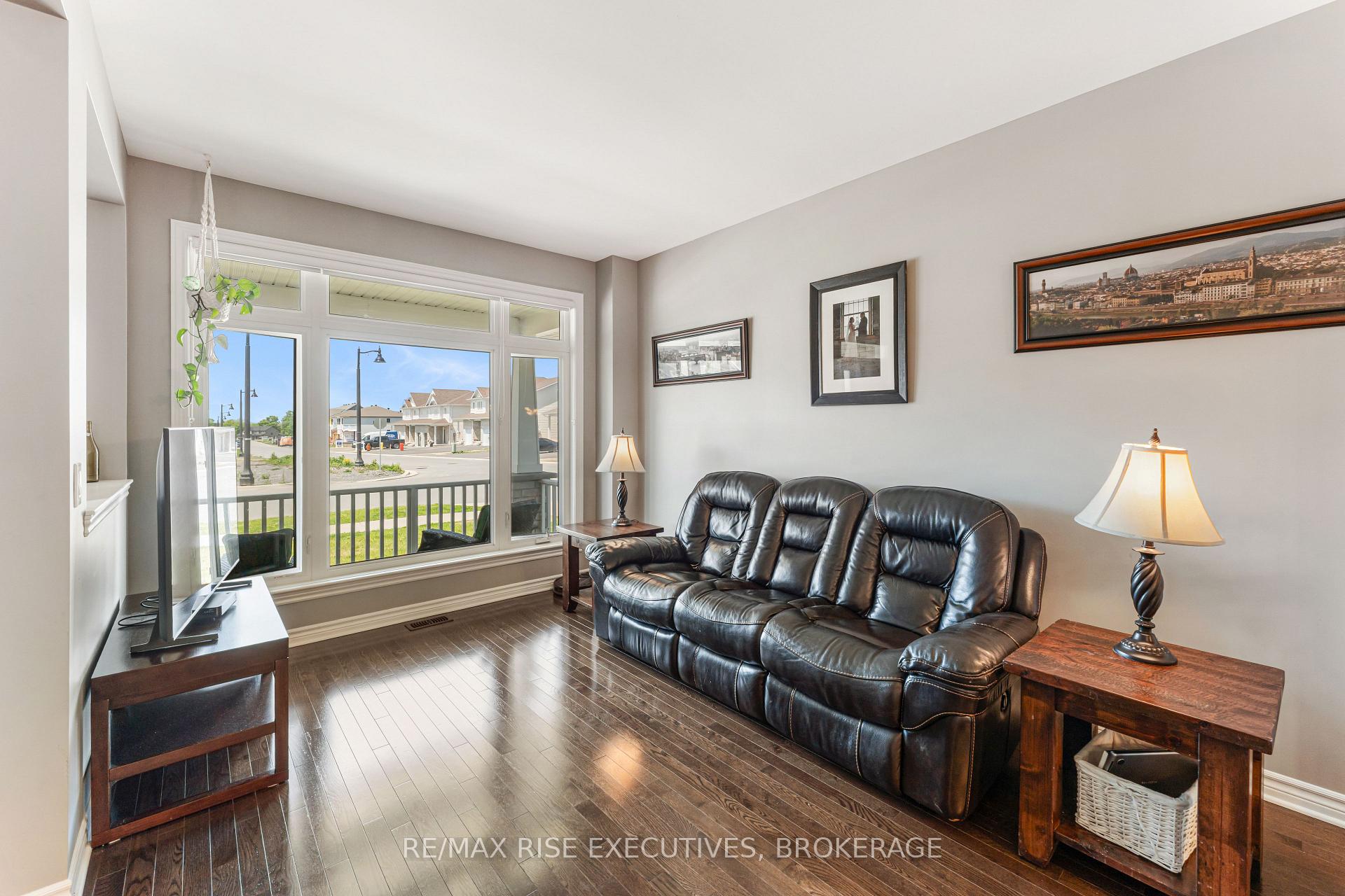 Photo 6 of 1118 Woodhaven Drive, Kingston, City Northwest — HOMEH
