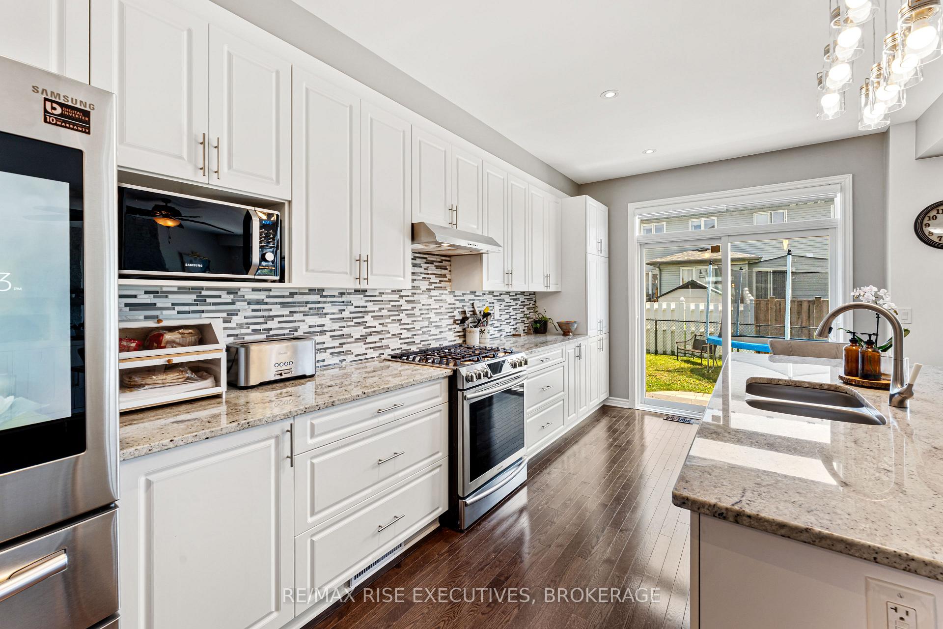 Photo 11 of 1118 Woodhaven Drive, Kingston, City Northwest — HOMEH