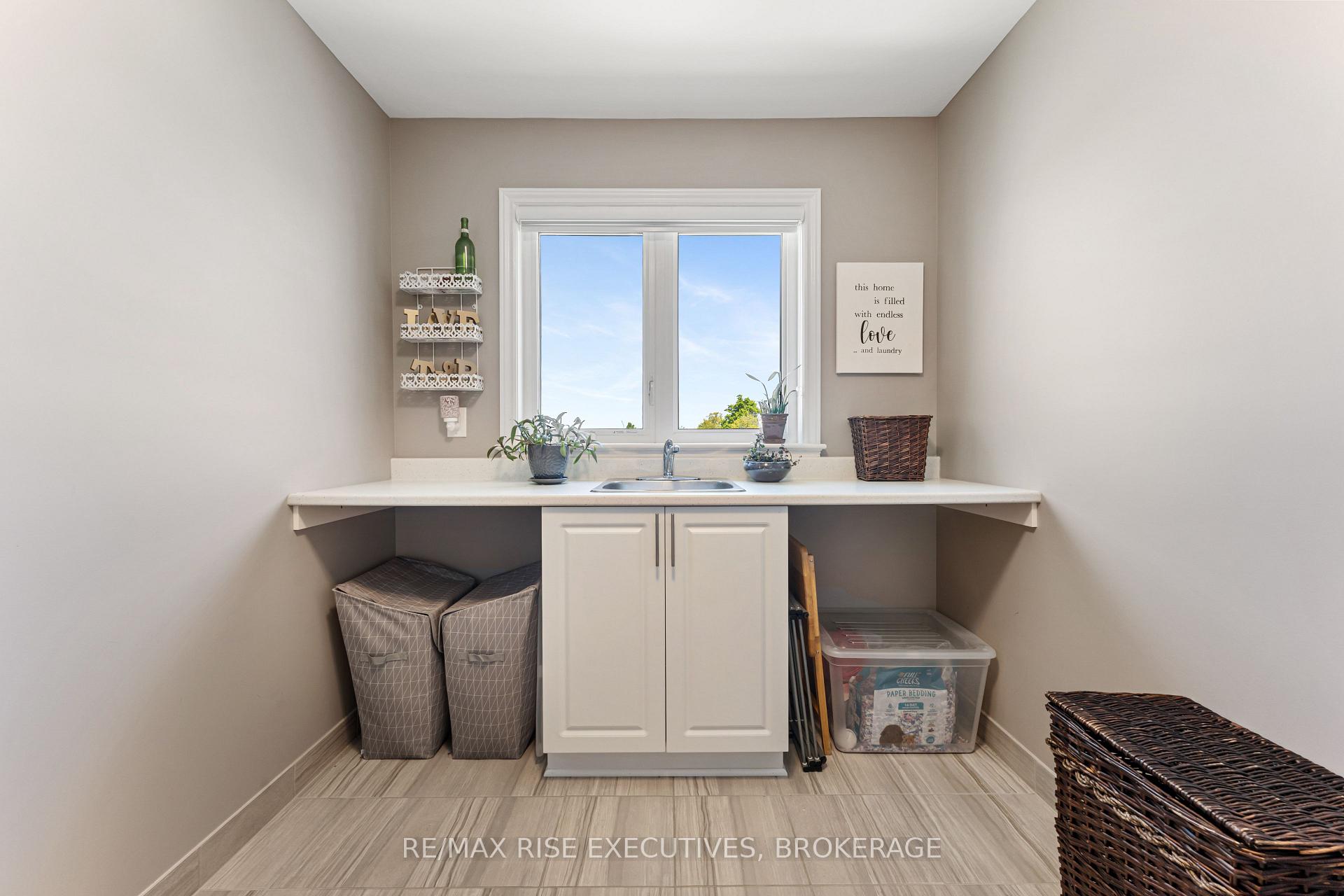 Photo 27 of 1118 Woodhaven Drive, Kingston, City Northwest — HOMEH