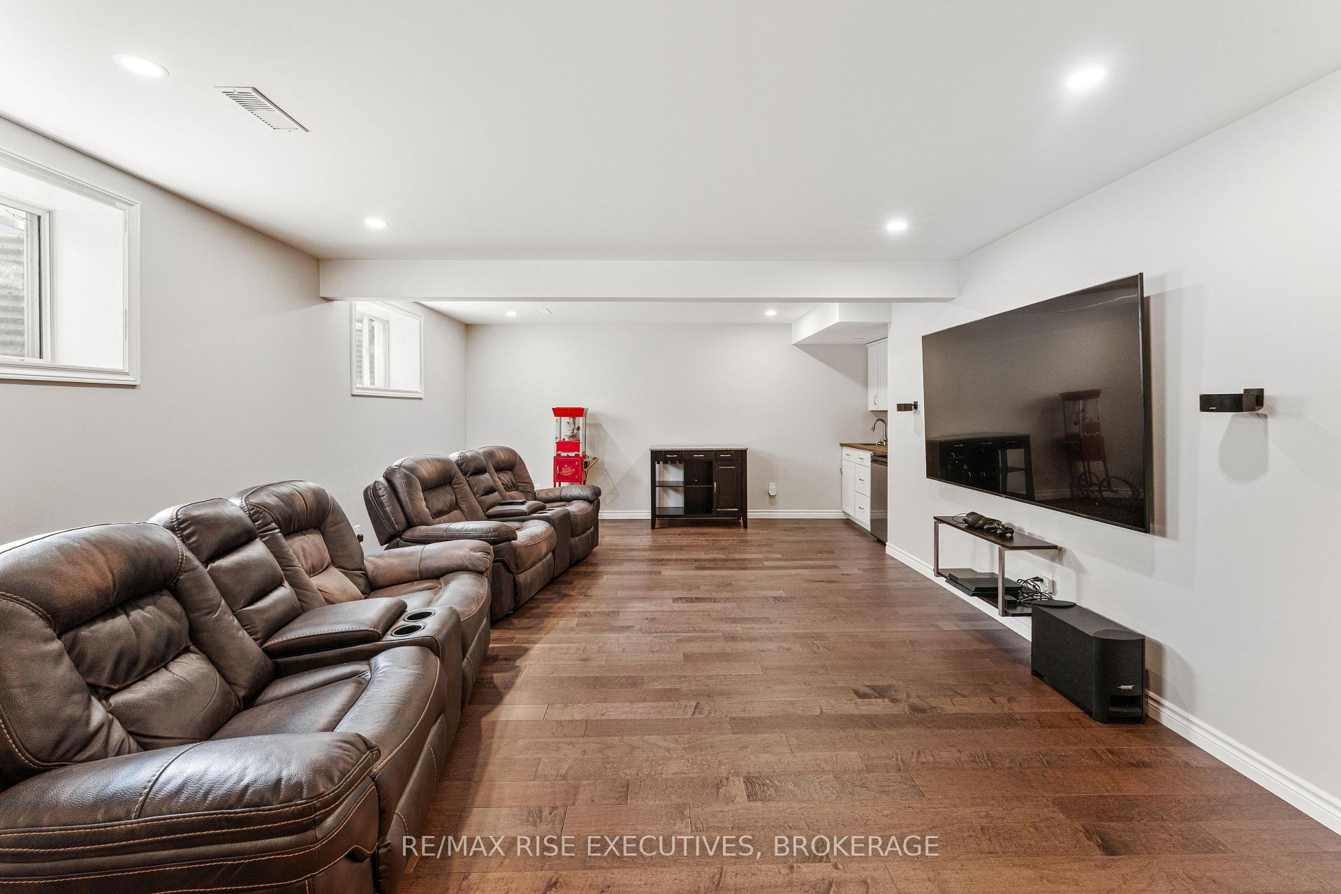 Photo 36 of 1118 Woodhaven Drive, Kingston, City Northwest — HOMEH