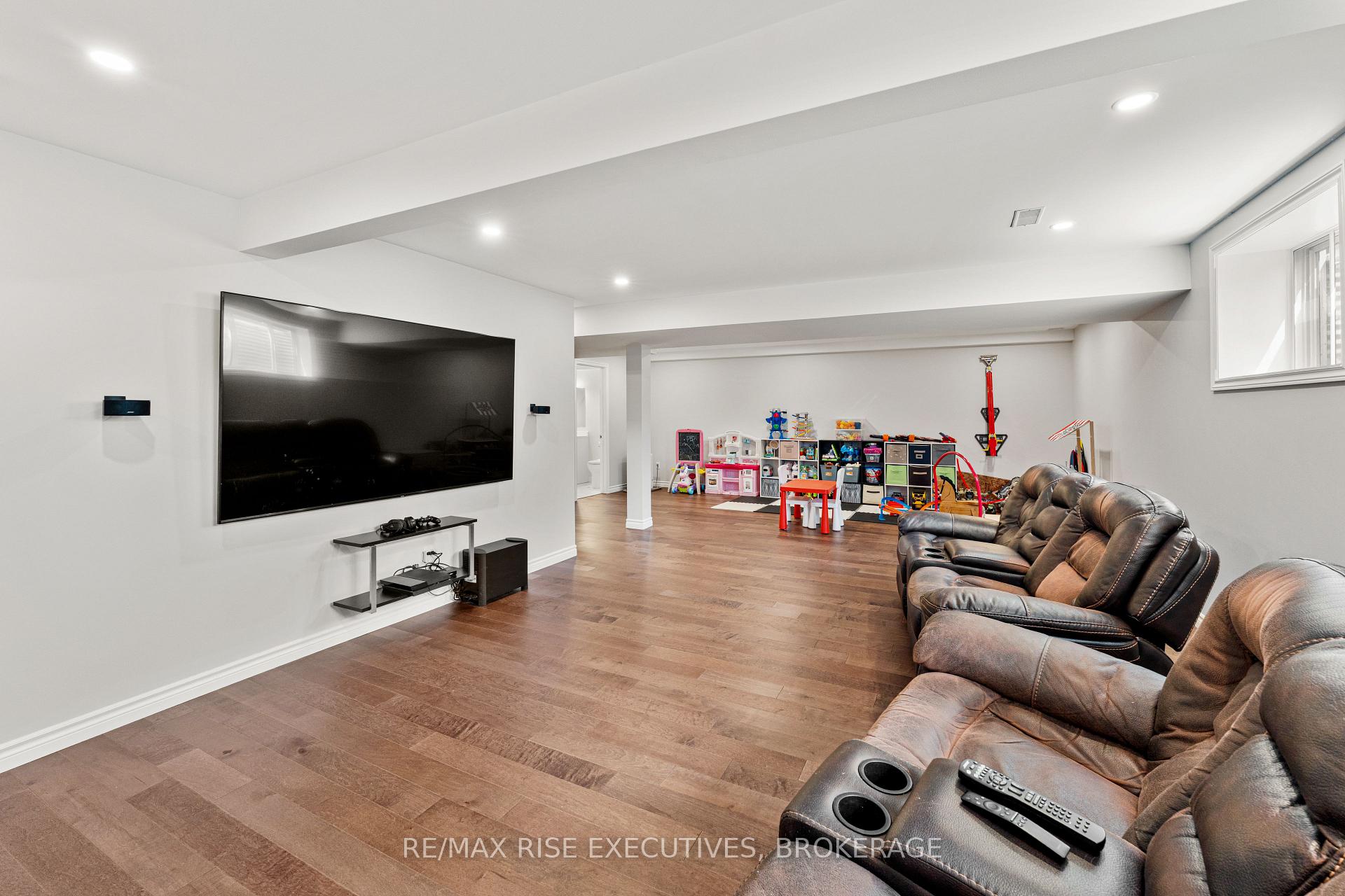 Photo 38 of 1118 Woodhaven Drive, Kingston, City Northwest — HOMEH