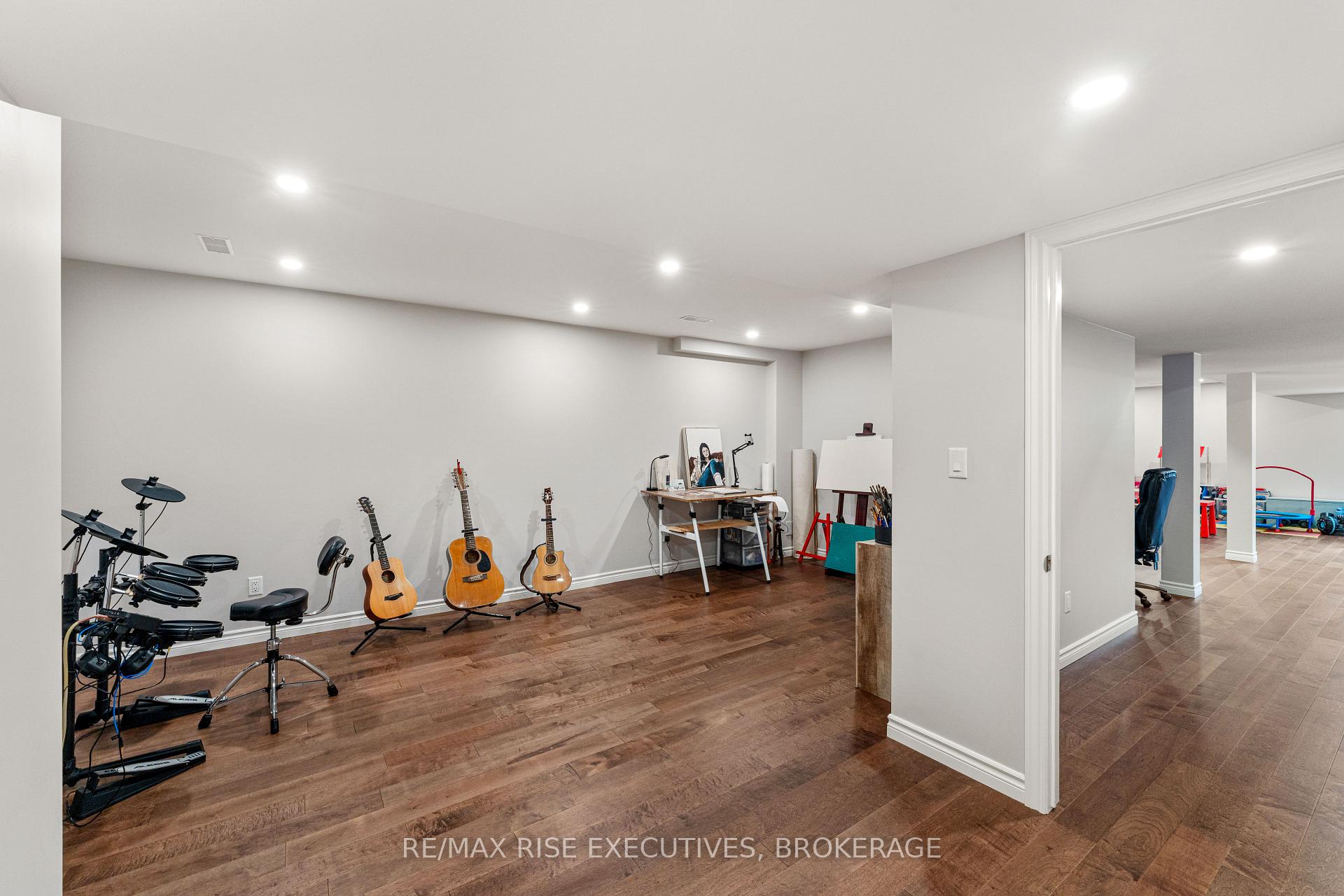 Photo 41 of 1118 Woodhaven Drive, Kingston, City Northwest — HOMEH
