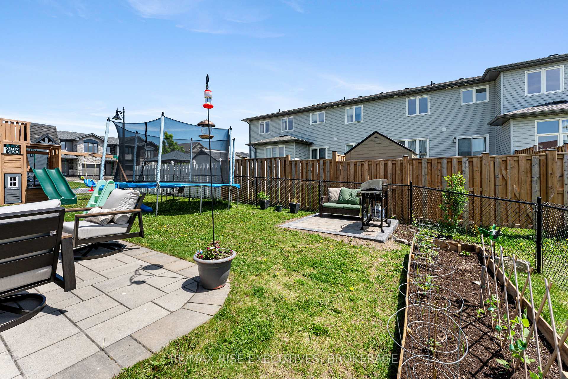 Photo 48 of 1118 Woodhaven Drive, Kingston, City Northwest — HOMEH