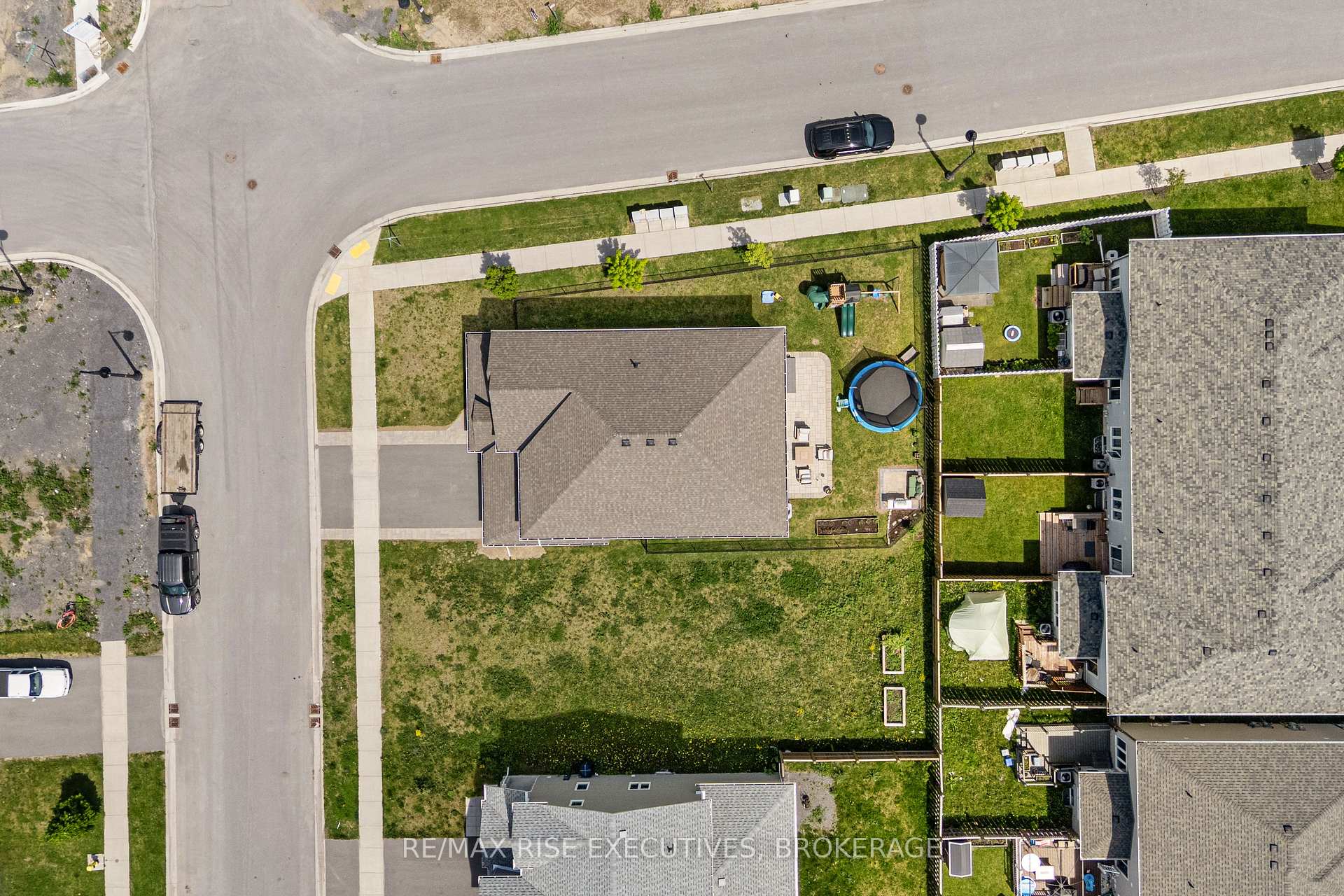 Photo 49 of 1118 Woodhaven Drive, Kingston, City Northwest — HOMEH