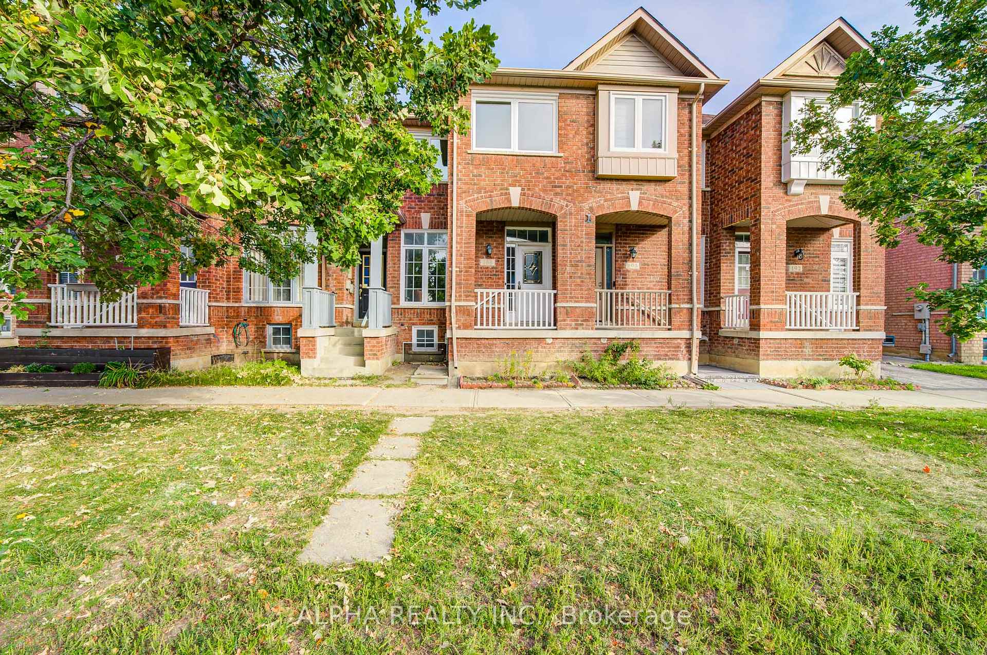 Front of 188 Bur Oak Avenue